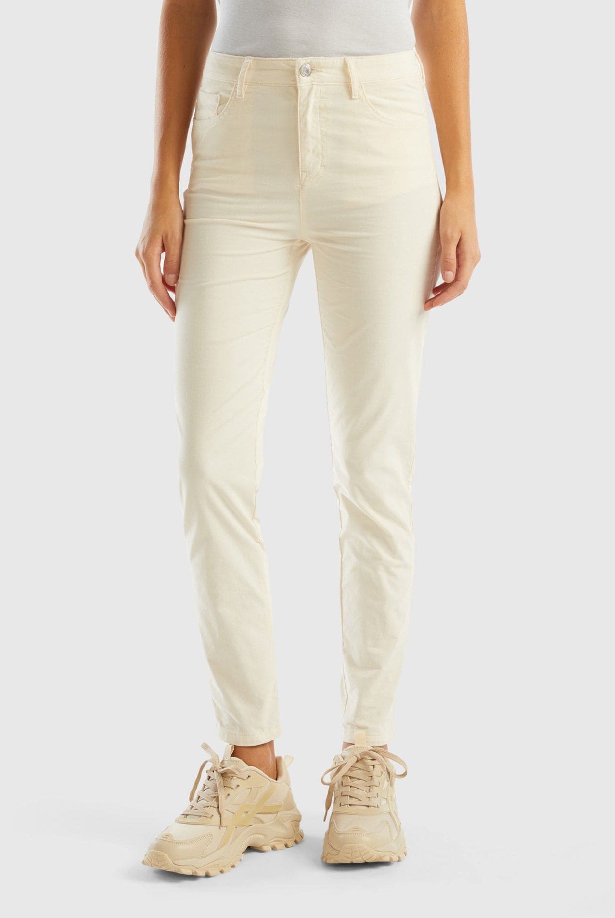 يونايتد كولورز اوف بينيتون بنطلون رجالي مخمل بخمس جيوب