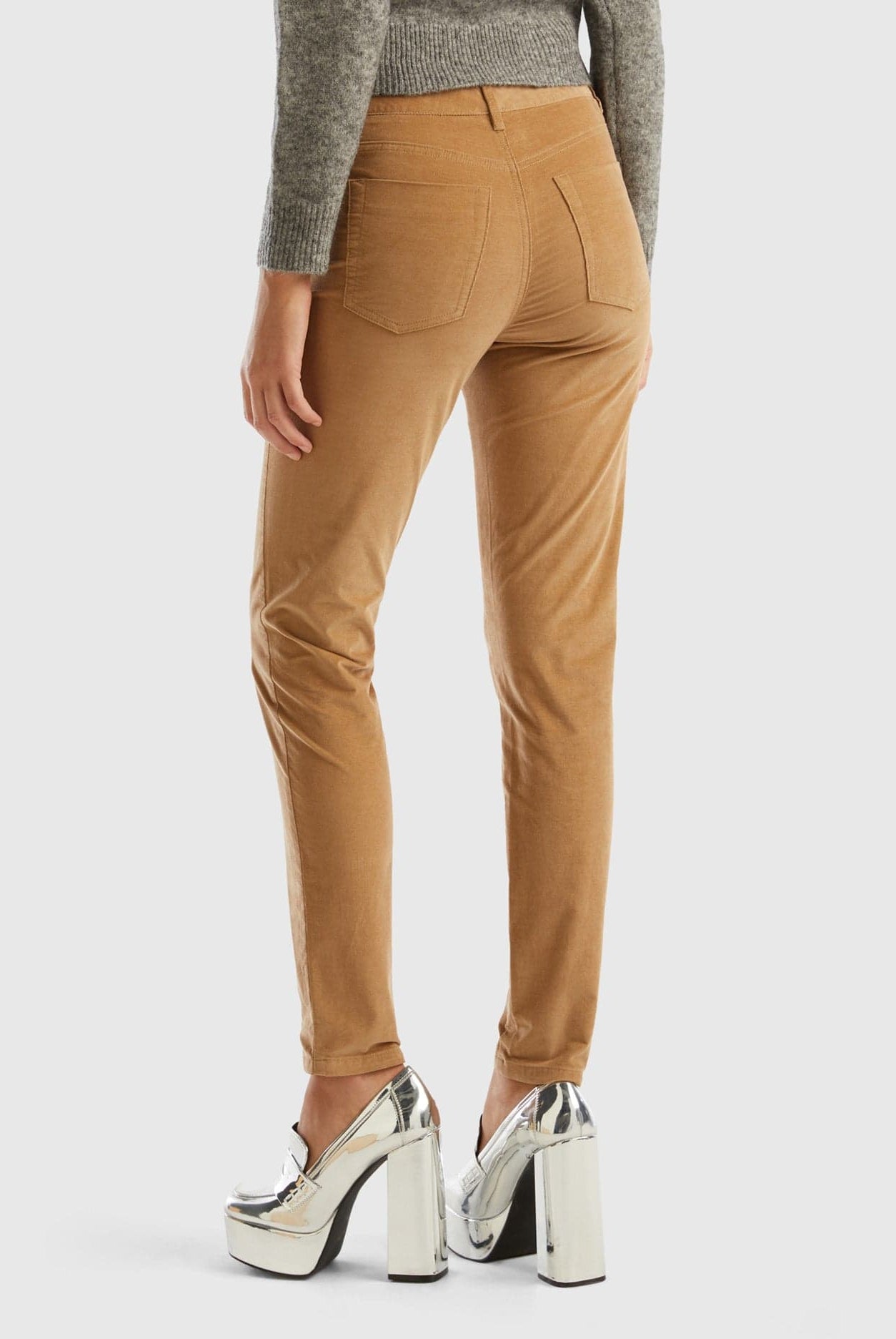 يونايتد كولورز اوف بينيتون بنطلون رجالي مخمل بخمس جيوب