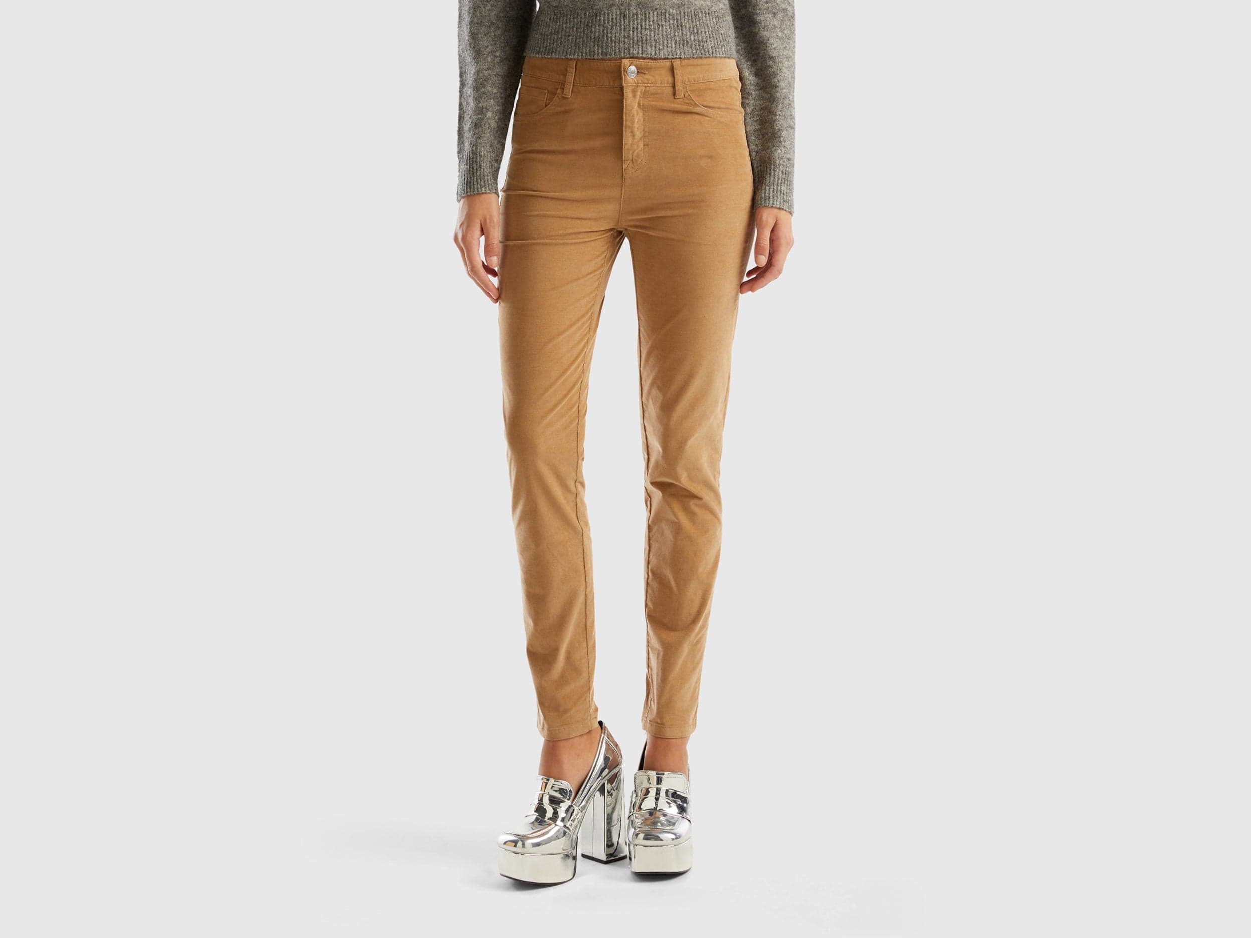 يونايتد كولورز اوف بينيتون بنطلون رجالي مخمل بخمس جيوب