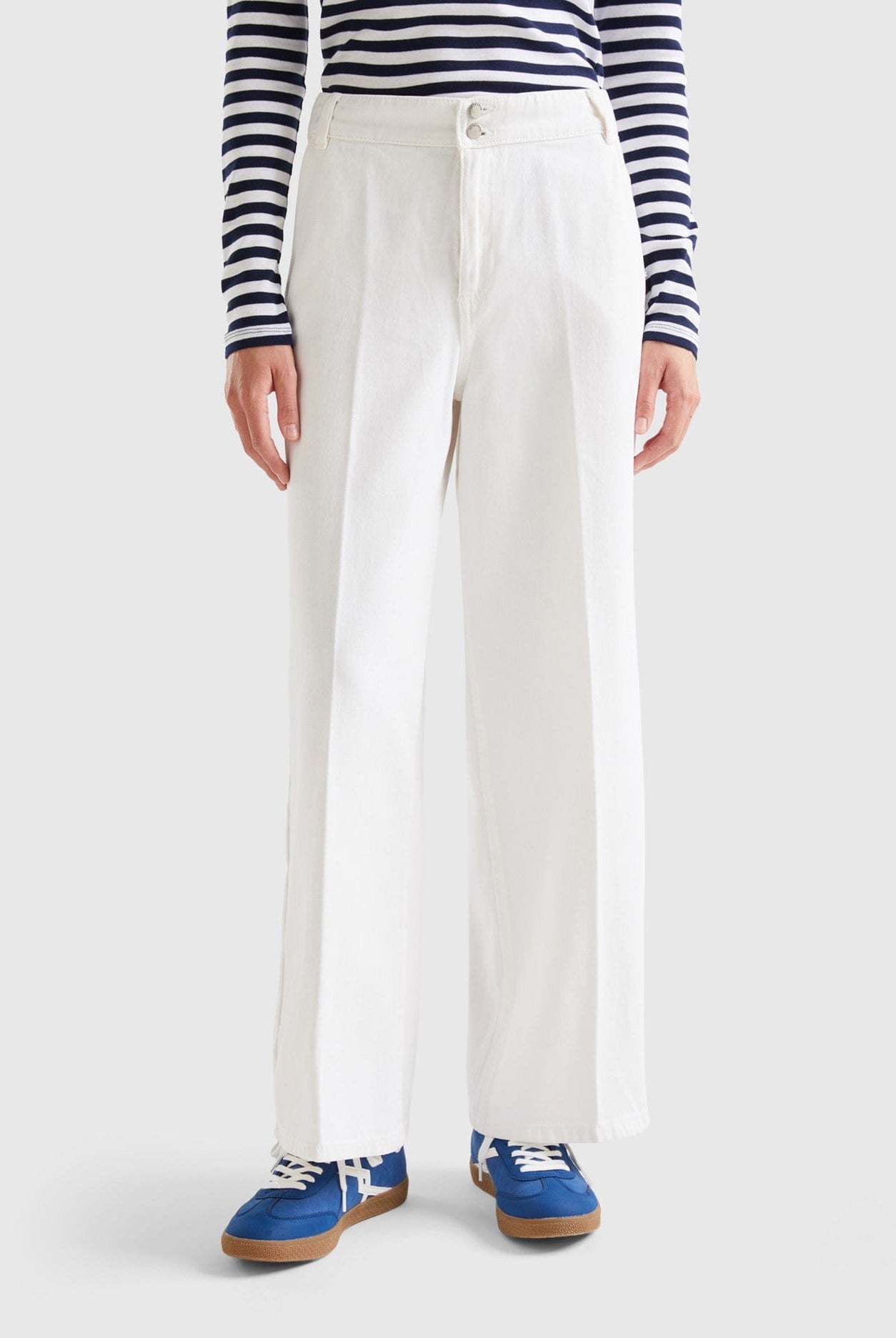 يونايتد كولورز اوف بينيتون بنطال بخصر عالي وأرجل واسعة