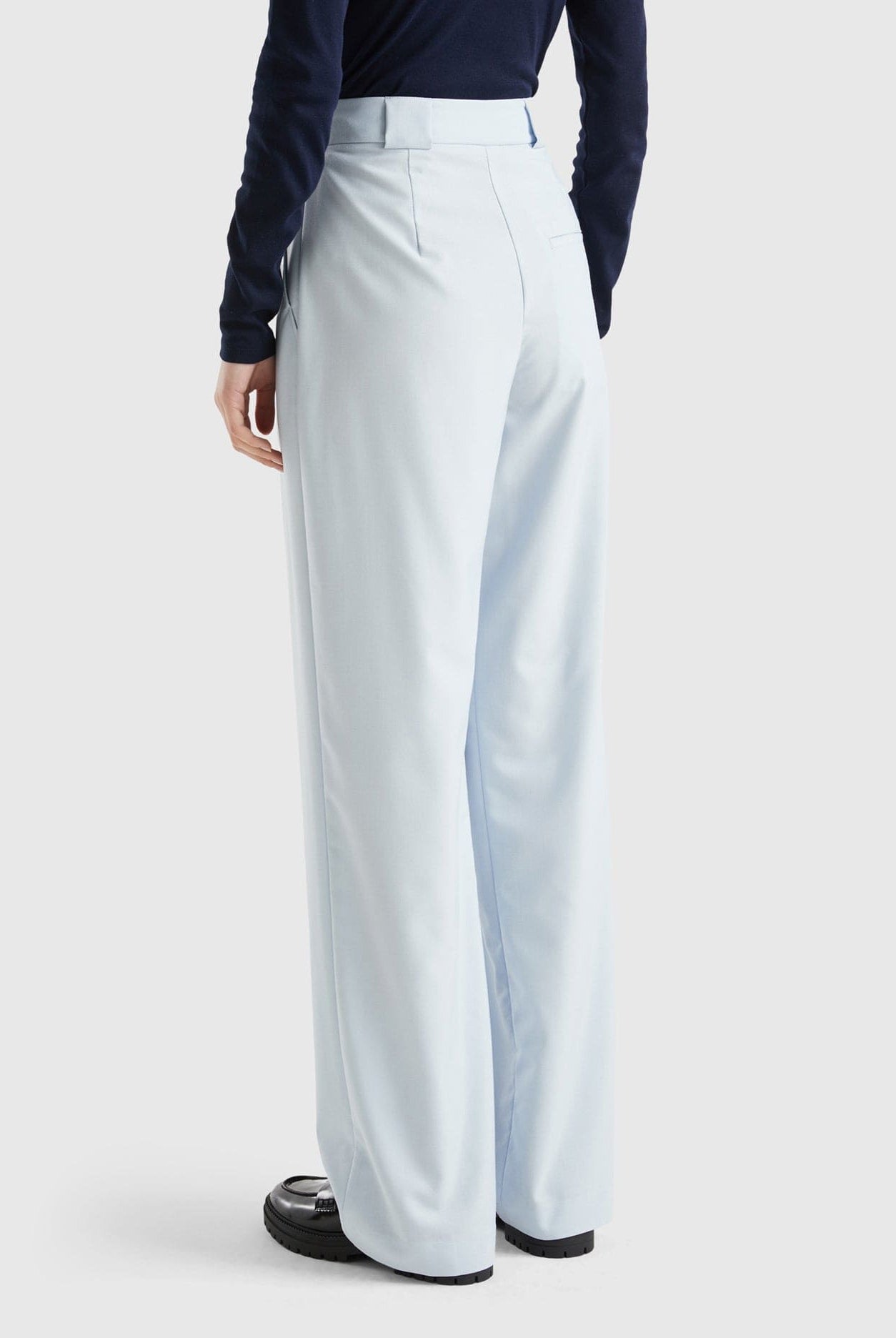 يونايتد كولورز اوف بينيتون بنطال بخصر عالي للنساء بكسرات