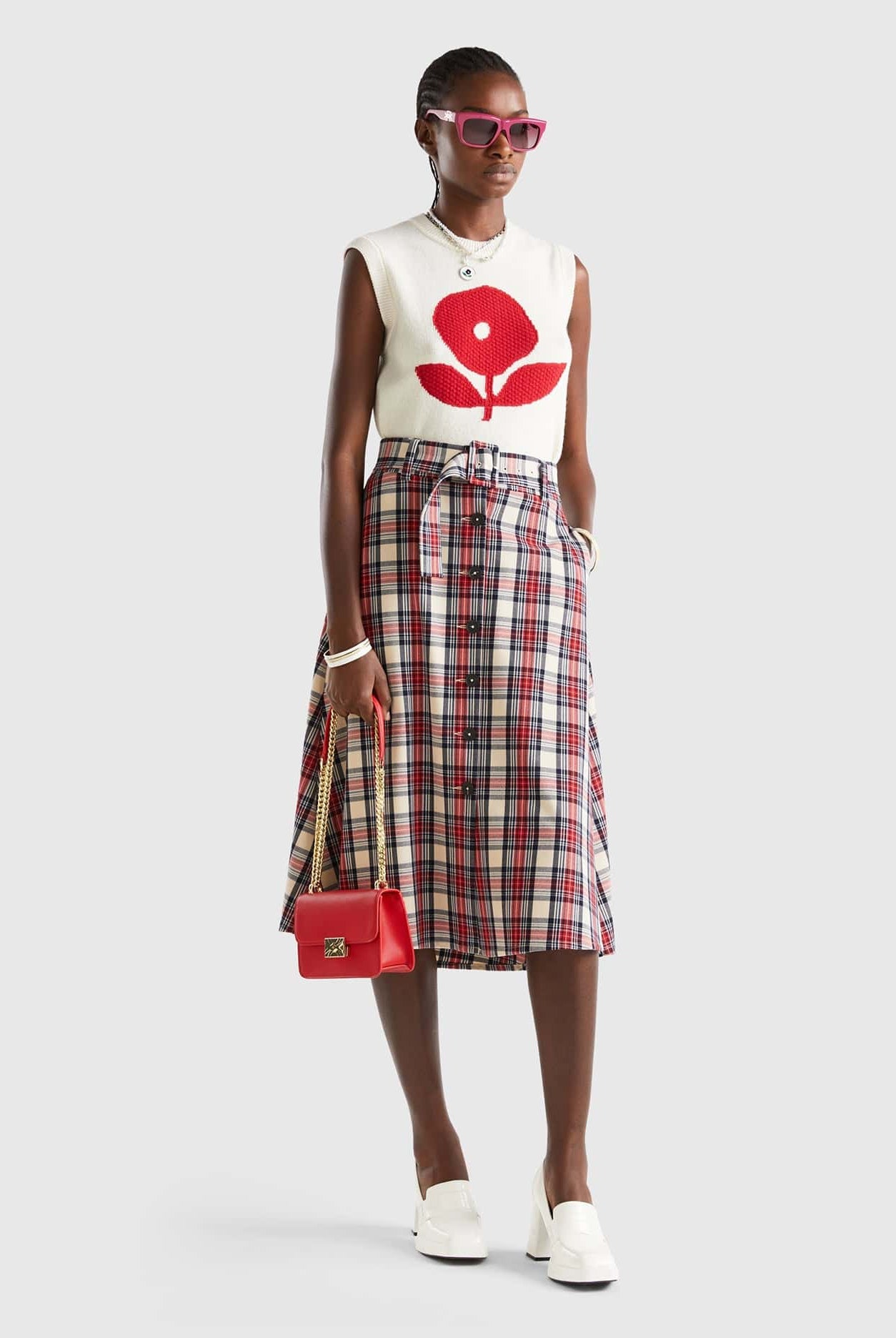 يونايتد كولورز اوف بينيتون تنورة نسائي ميدي بنمط مربعات وأزرار أمامية مع حزام