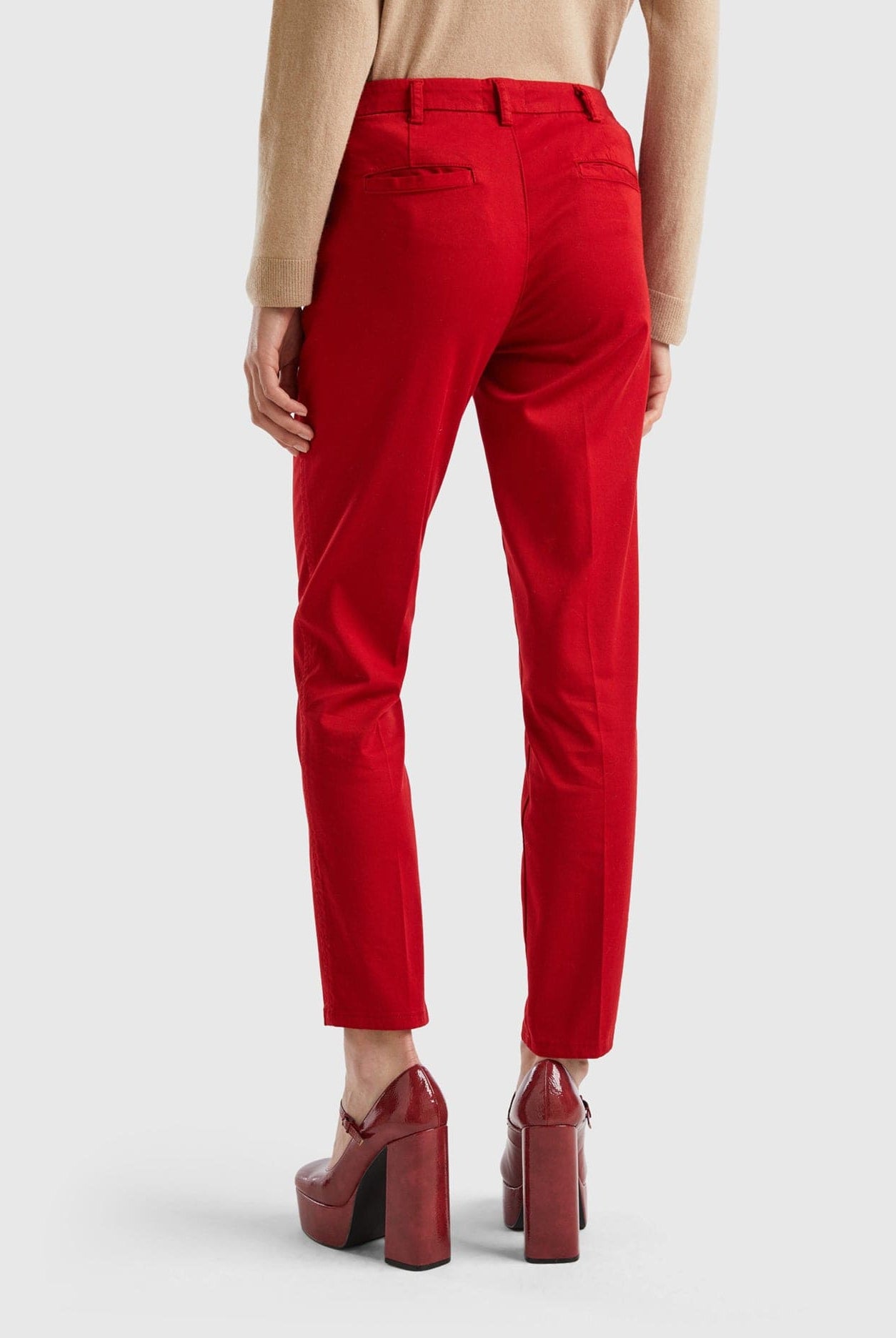 يونايتد كولورز اوف بينيتون بنطلون تشينو نسائي قطن ضيق