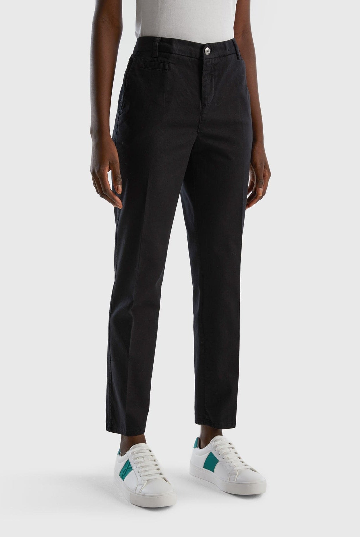 يونايتد كولورز اوف بينيتون بنطلون تشينو نسائي قطن ضيق