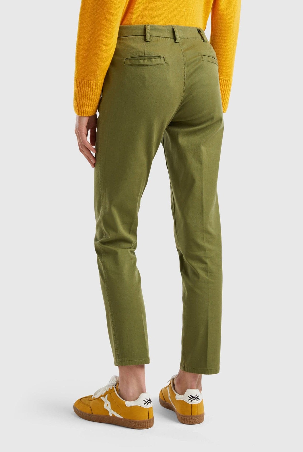 يونايتد كولورز اوف بينيتون بنطلون تشينو نسائي قطن ضيق