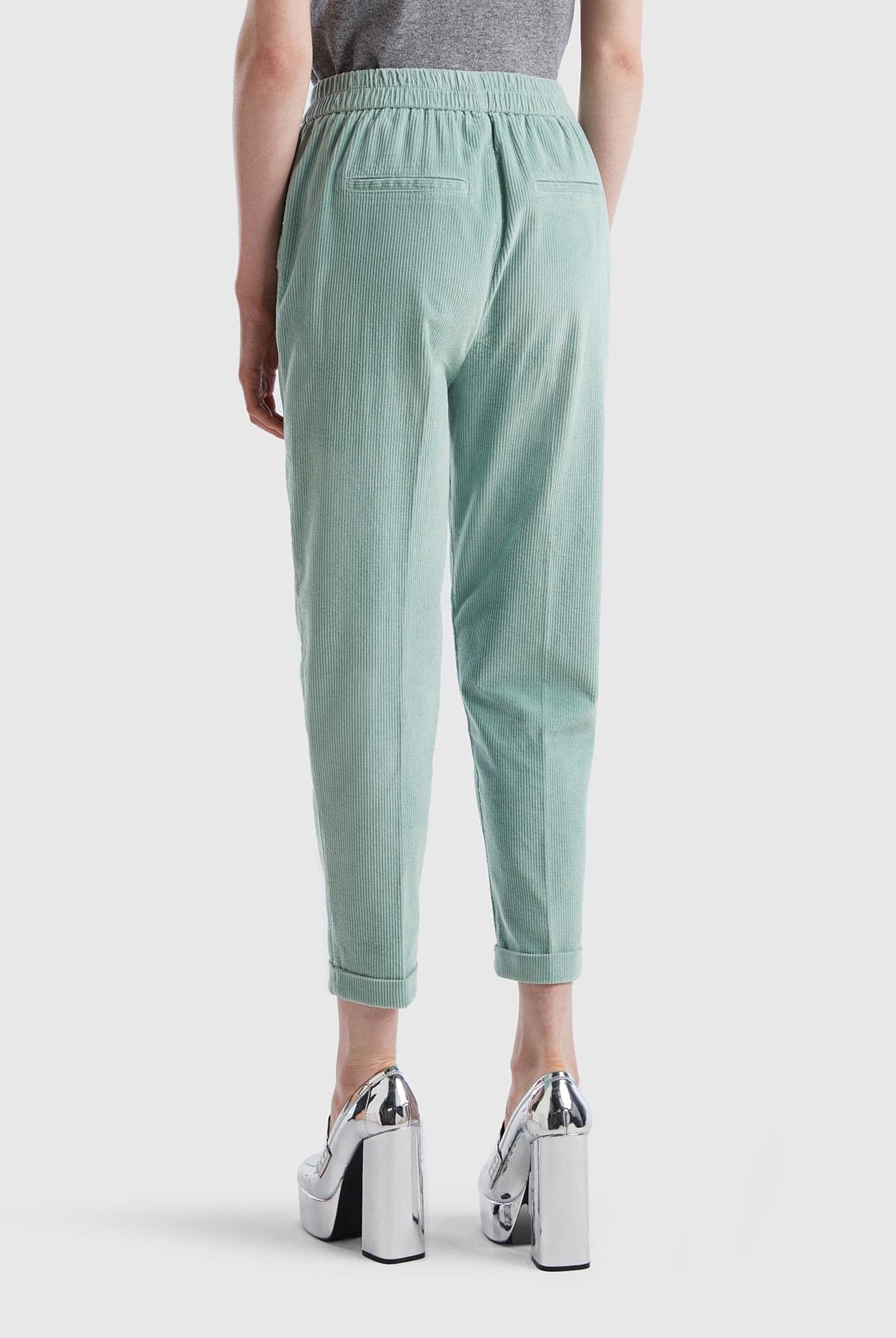 يونايتد كولورز اوف بينيتون بنطلون تشينو مخملي بخصر مطاطي رجالي