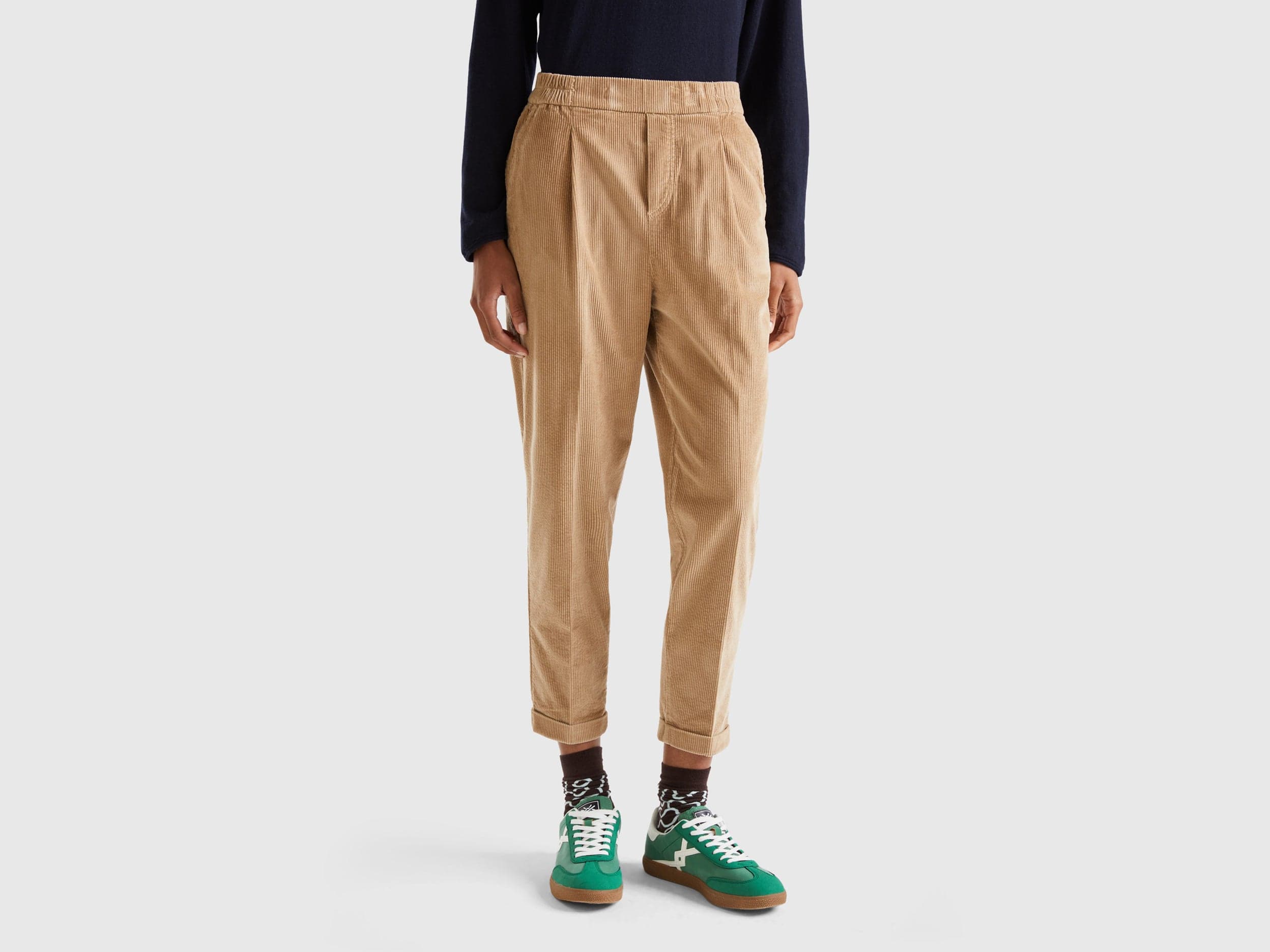 يونايتد كولورز اوف بينيتون بنطلون تشينو مخملي بخصر مطاطي رجالي