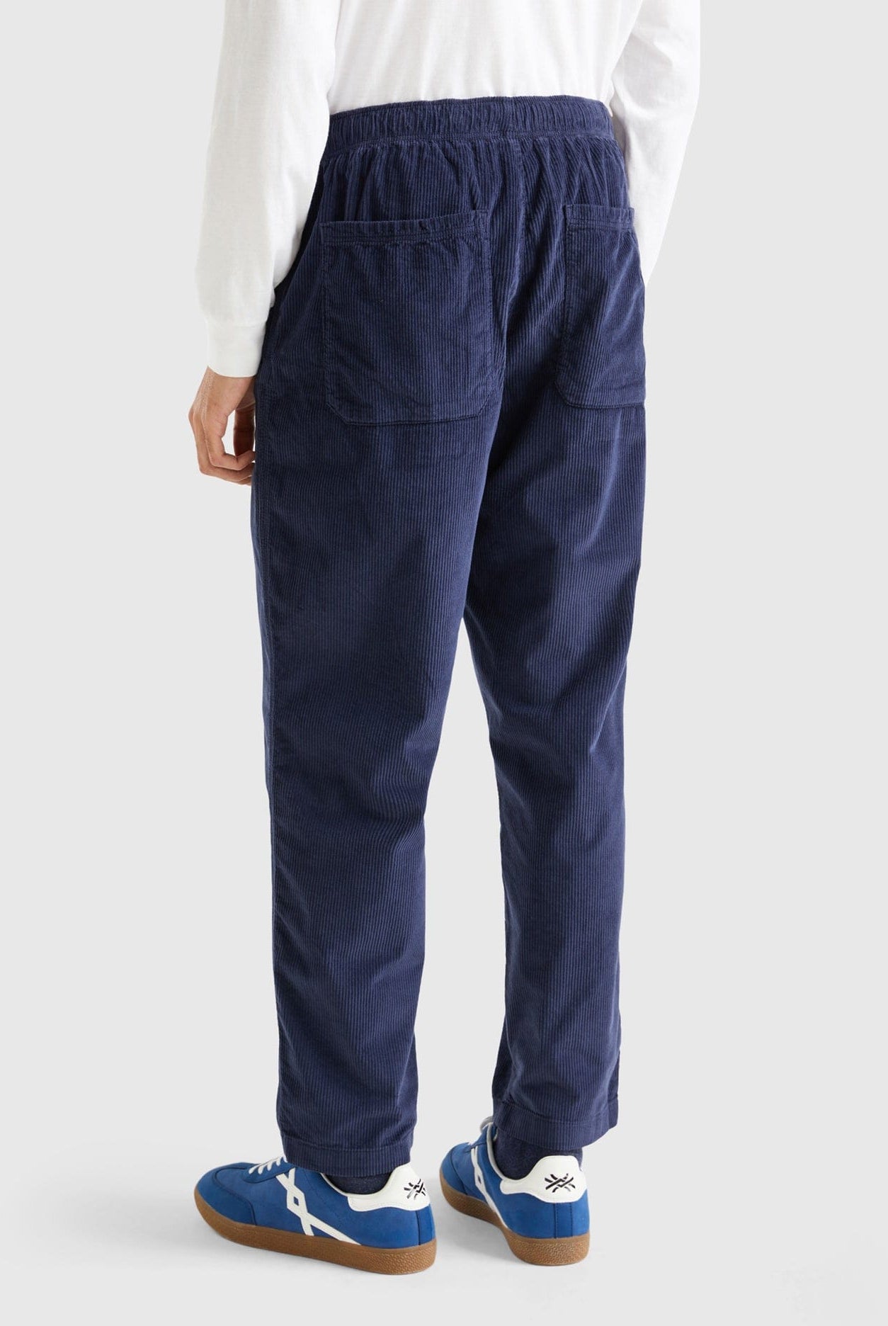 يونايتد كولورز اوف بينيتون بنطلون تشينو مخملي سادة رجالي