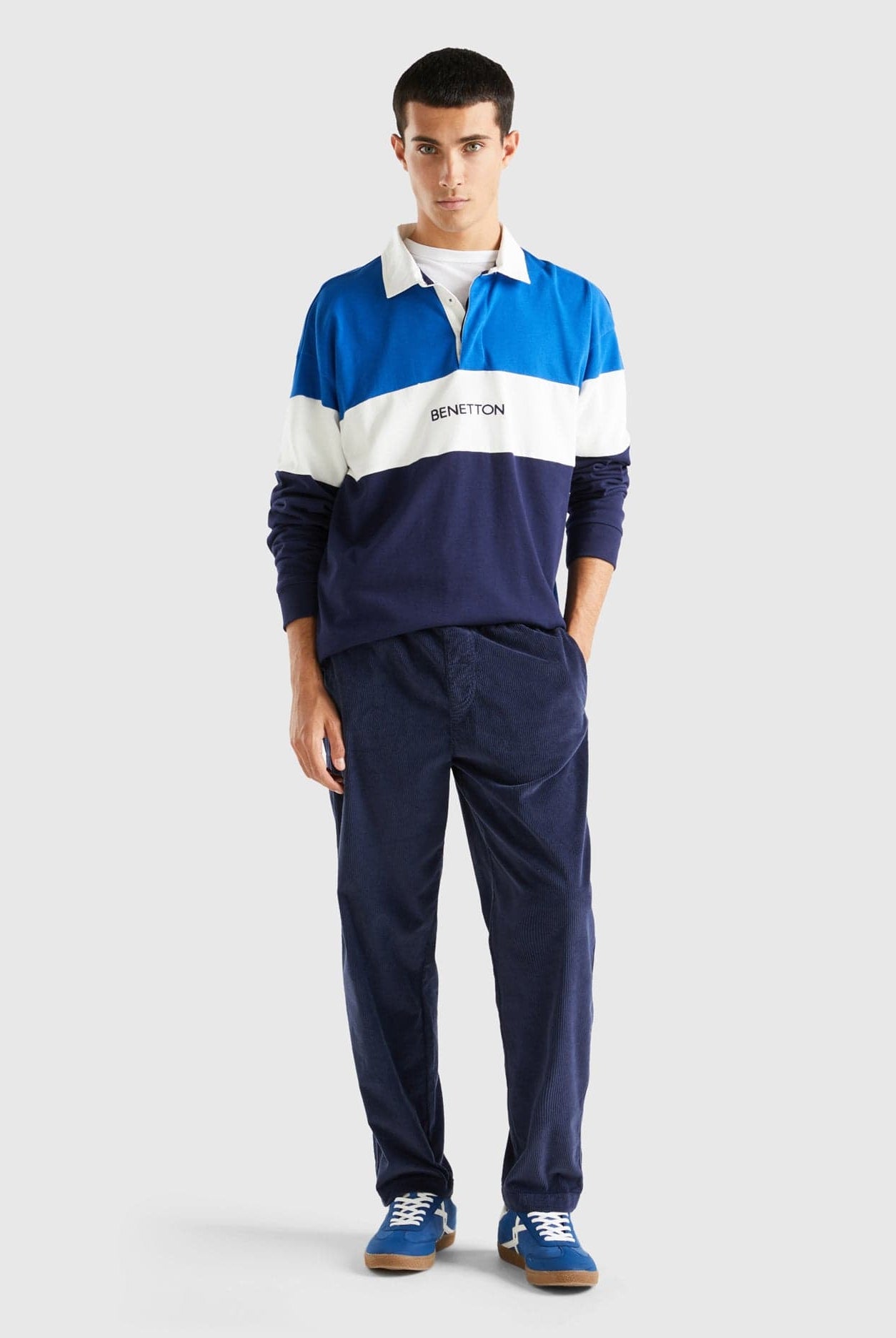 يونايتد كولورز اوف بينيتون بنطلون تشينو مخملي سادة رجالي