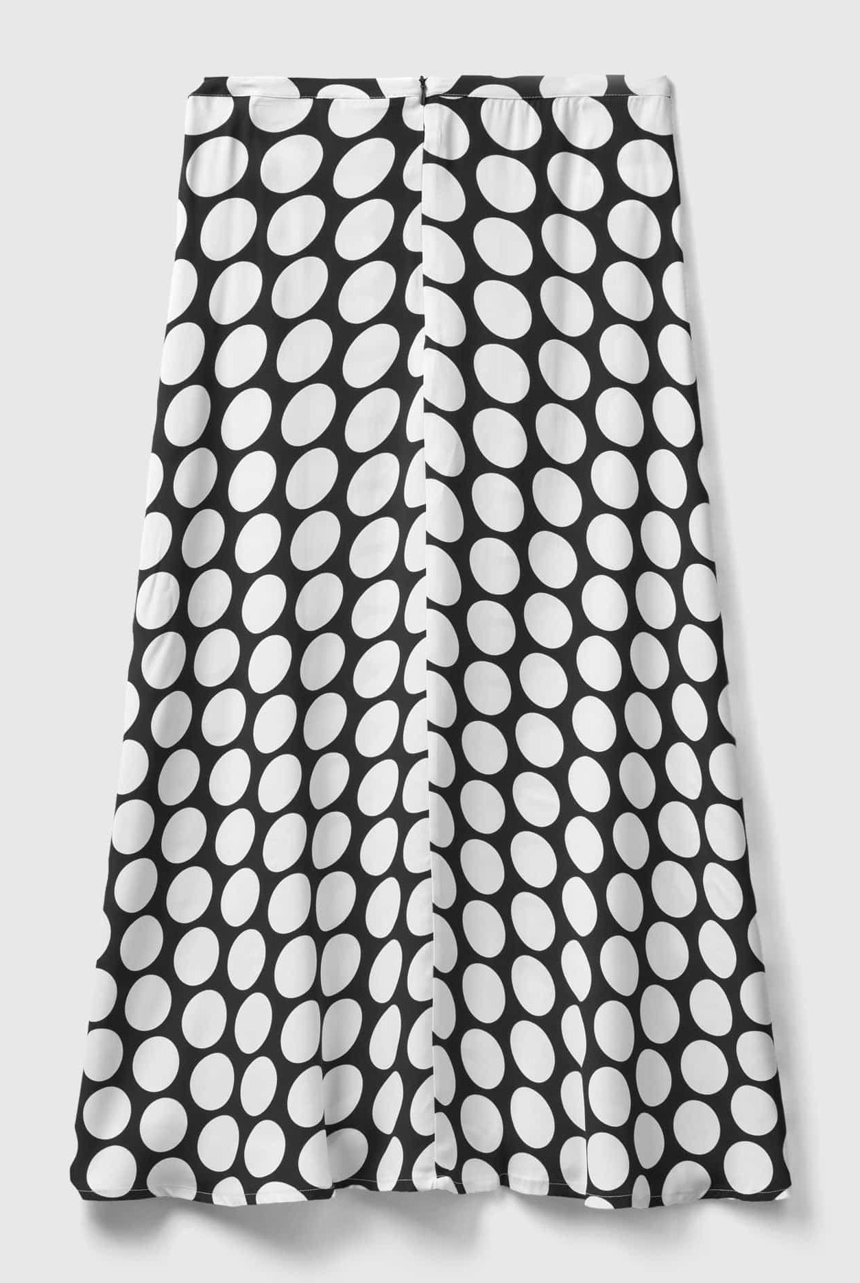 يونايتد كولورز اوف بينيتون تنورة ميدي نسائي ساتان بنقاط البولكا