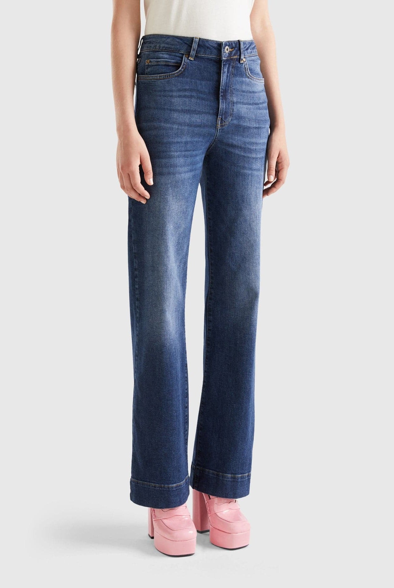 يونايتد كولورز اوف بينيتون بنطلون جينز متسع طويل نسائي