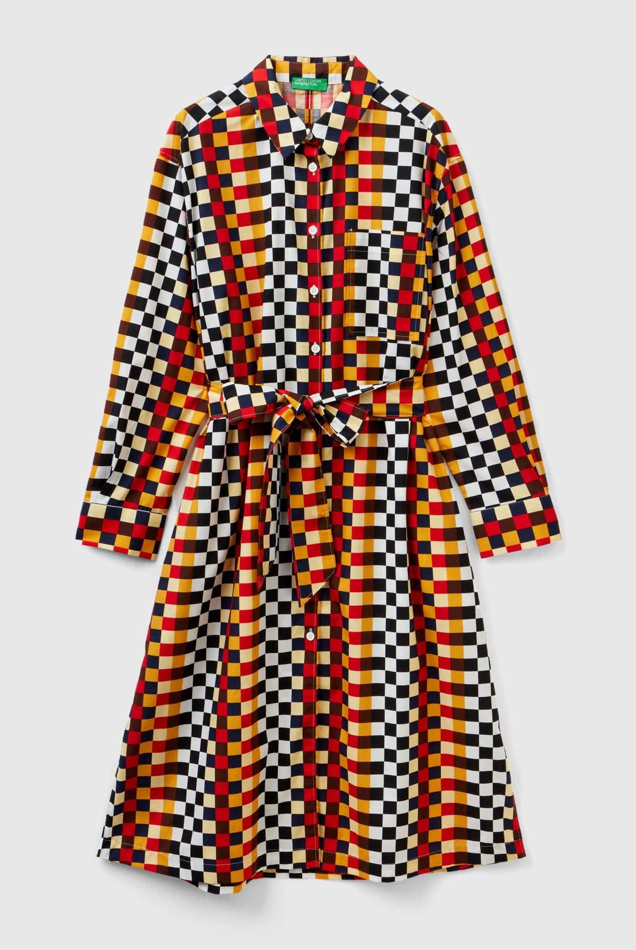 يونايتد كولورز اوف بينيتون فستان قصير مع زر على الجبهة وحزام خصر مجمع