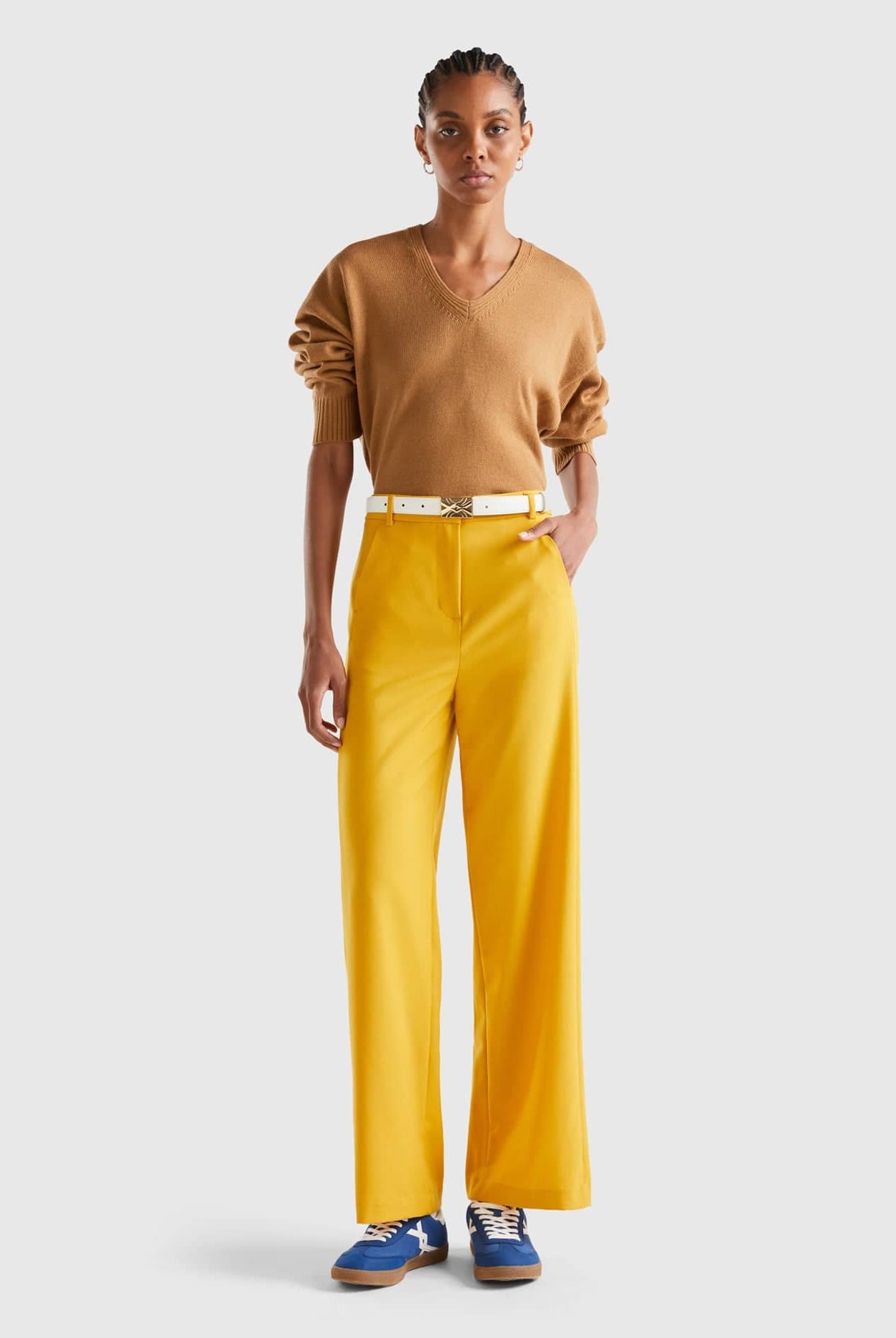 يونايتد كولورز اوف بينيتون بنطلون نسائي فضفاض بقصة ضيقة من الأسفل