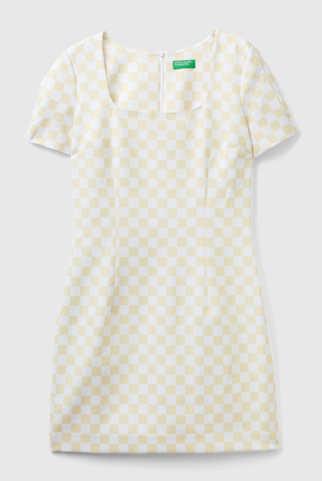 يونايتد كولورز اوف بينيتون فستان قصير نسائي ضيق بنقشة المربعات فتحة صدر واسعه