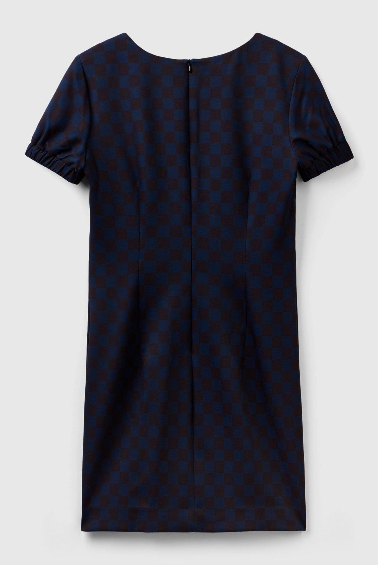 يونايتد كولورز اوف بينيتون فستان قصير نسائي ضيق بنقشة المربعات فتحة صدر واسعه