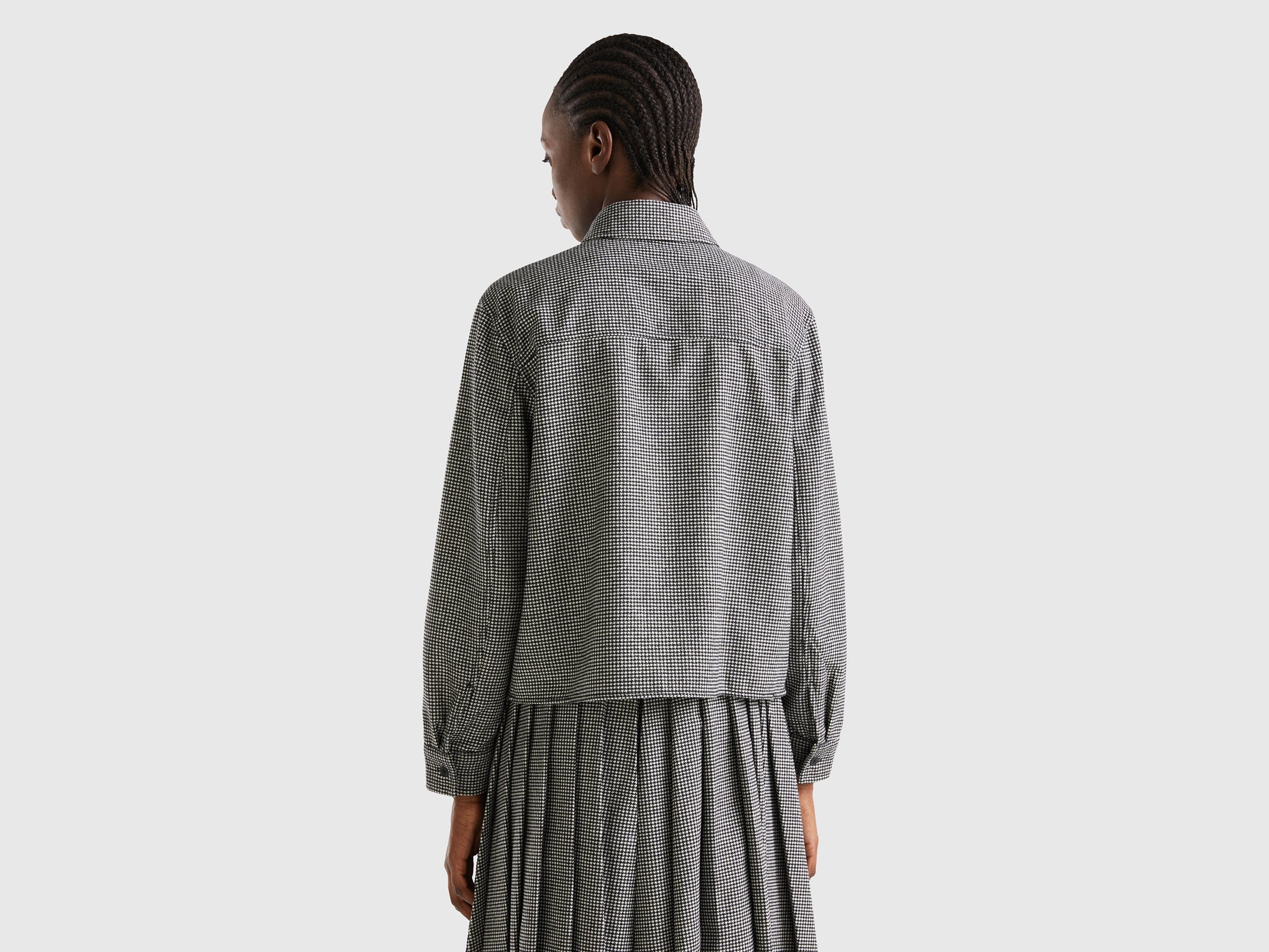 ูููุงูุชุฏ ููููุฑุฒ ุงูู ุจูููุชูู ูู
ูุต ุจูู
ุท ูุฃูู
ุงู
ุทูููุฉ ุจุฃุฒุฑุงุฑ ุฃู
ุงู
ูุฉ ูุณุงุฆู