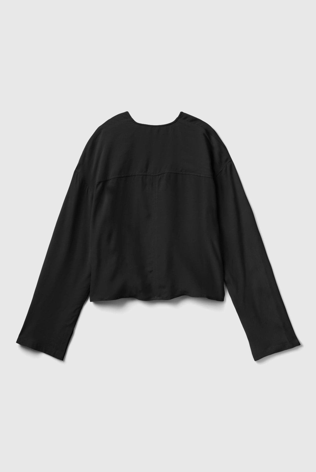 يونايتد كولورز اوف بينيتون بلوزة برقبة على شكل V كم طويل نسائي