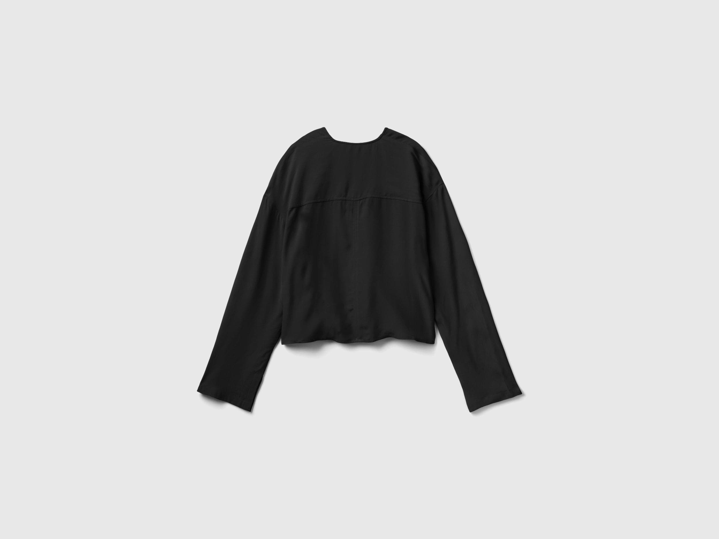 يونايتد كولورز اوف بينيتون بلوزة برقبة على شكل V كم طويل نسائي