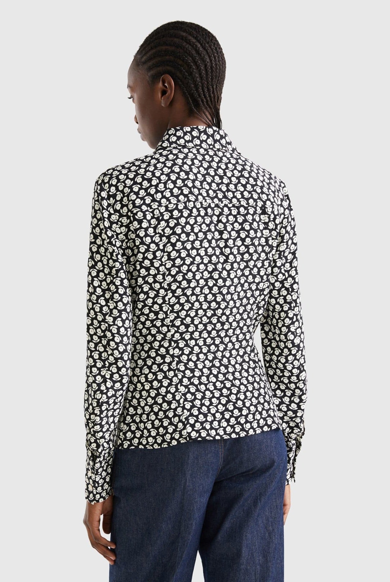 يونايتد كولورز اوف بينيتون قميص فيسكوز بنمط أزهار