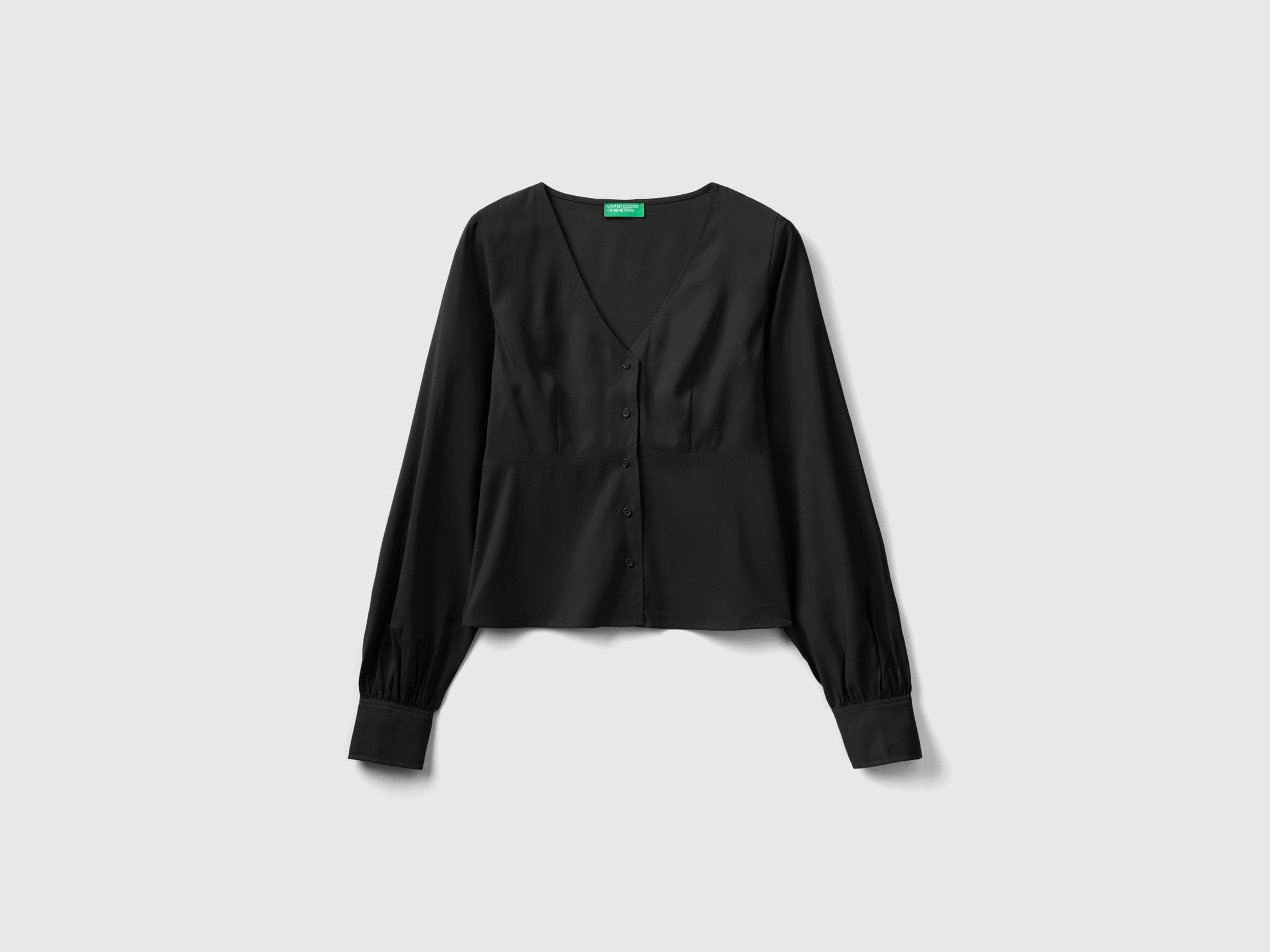 يونايتد كولورز اوف بينيتون قميص بياقة على شكل V من القطن الخالص بنسبة 100% نسائي