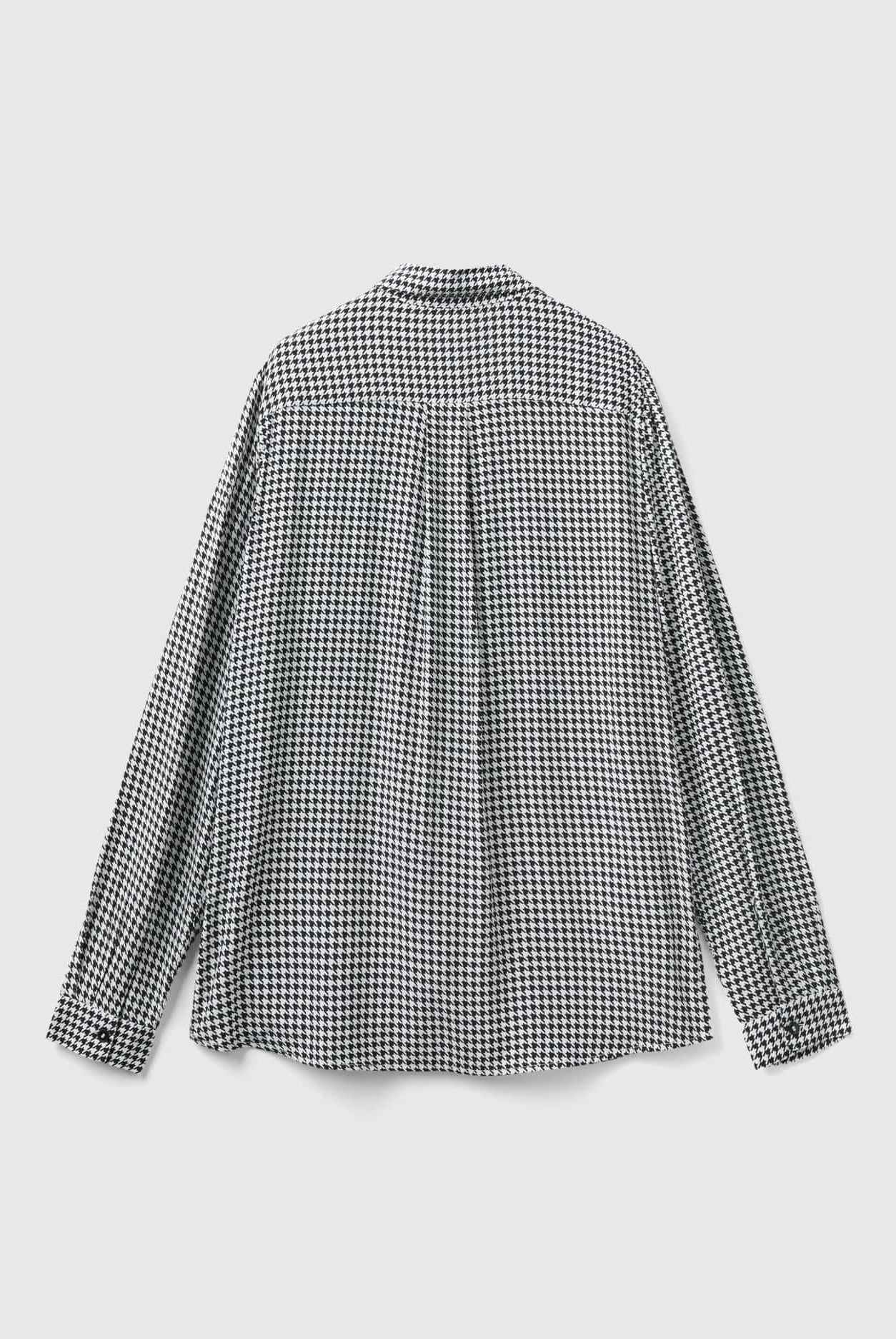 يونايتد كولورز اوف بينيتون قميص نسائي منقوش من الفسكوز