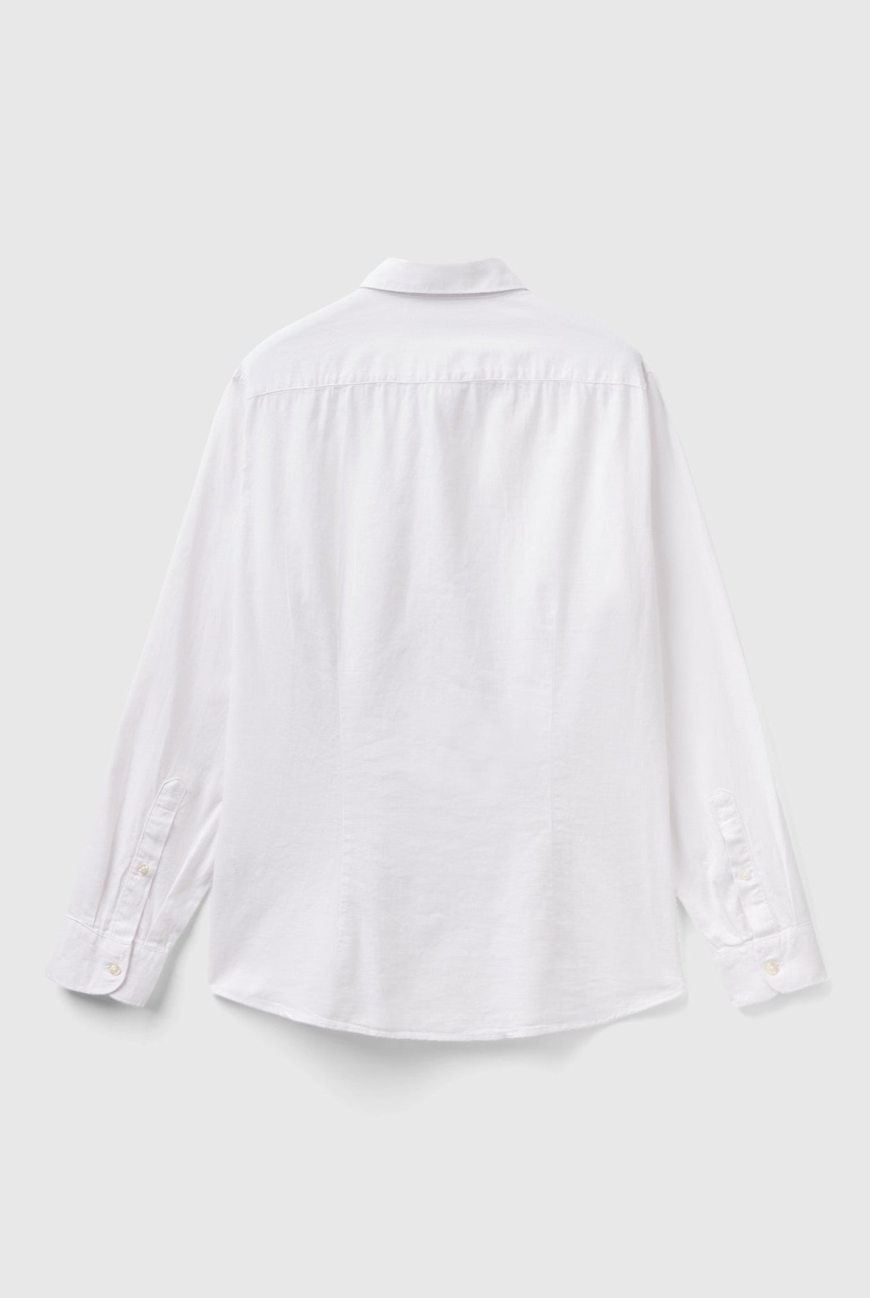 يونايتد كولورز اوف بينيتون قميص رجالي قصه واسعه من الاسفل