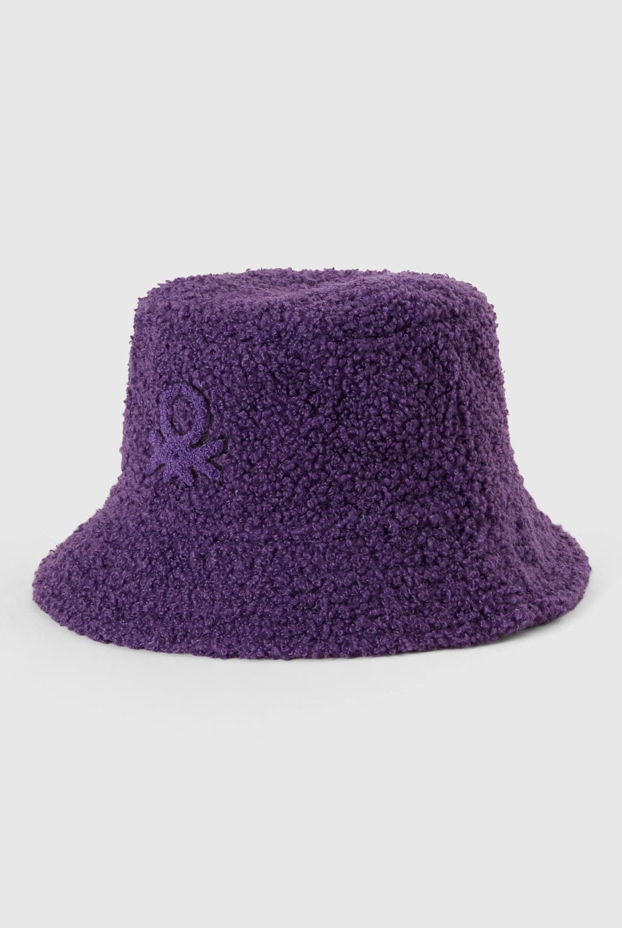 يونايتد كولورز اوف بينيتون قبعة الصياد من الفرو مع شعار