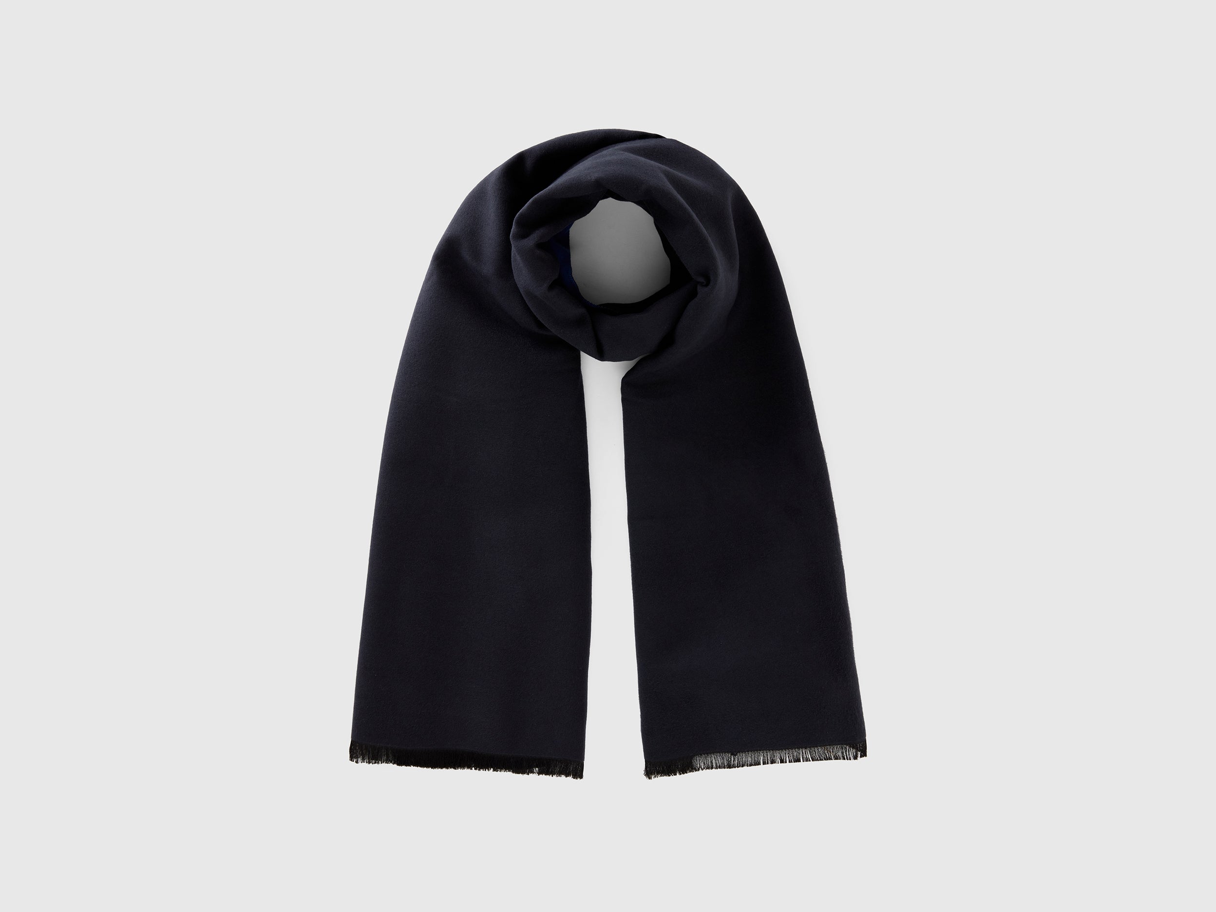 يونايتد كولورز اوف بينيتون وشاح ثنائي اللون بشراشيب