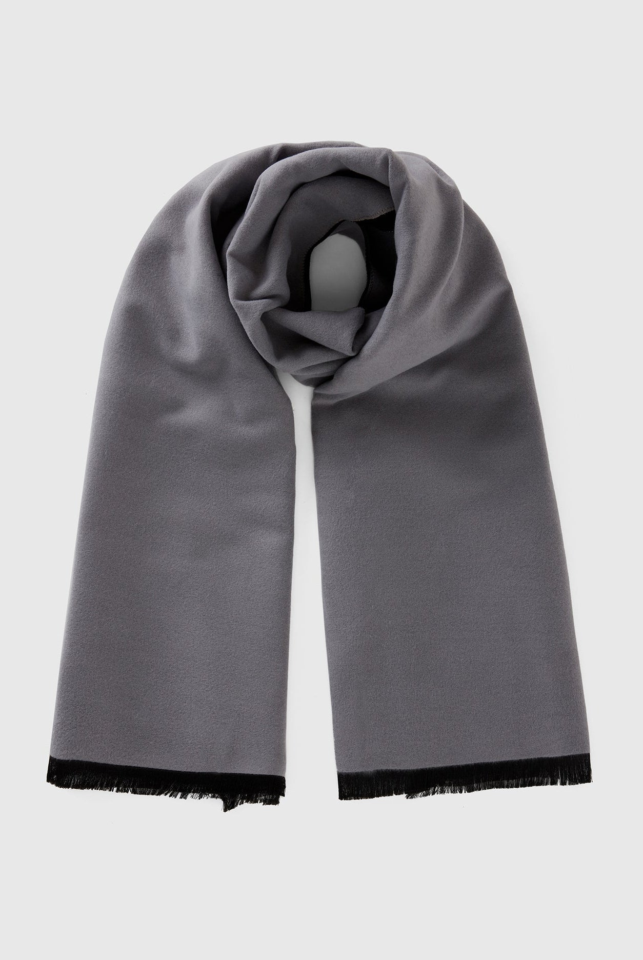 يونايتد كولورز اوف بينيتون وشاح ثنائي اللون بشراشيب