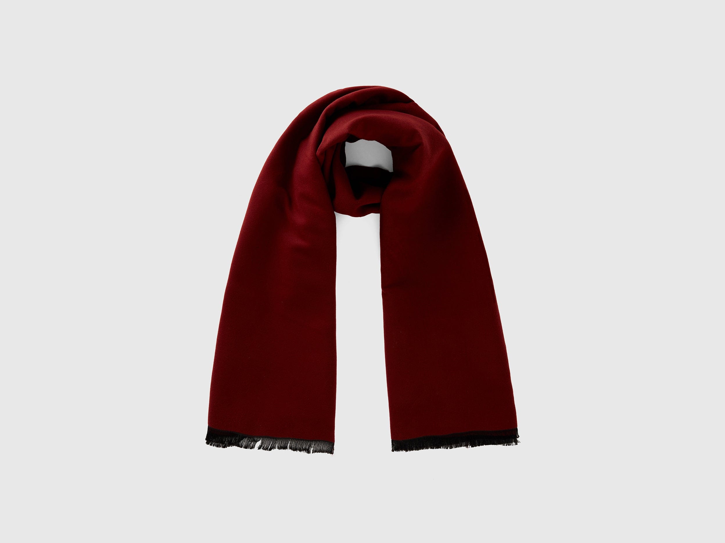 يونايتد كولورز اوف بينيتون وشاح ثنائي اللون بشراشيب