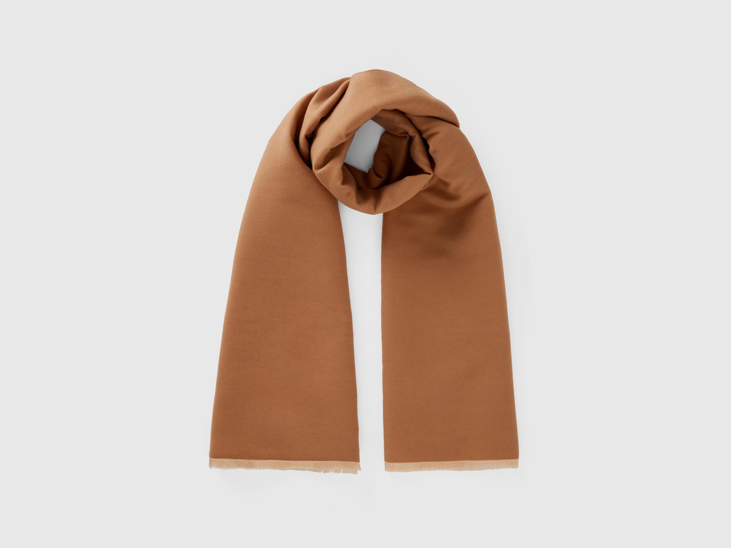 يونايتد كولورز اوف بينيتون وشاح ثنائي اللون بشراشيب