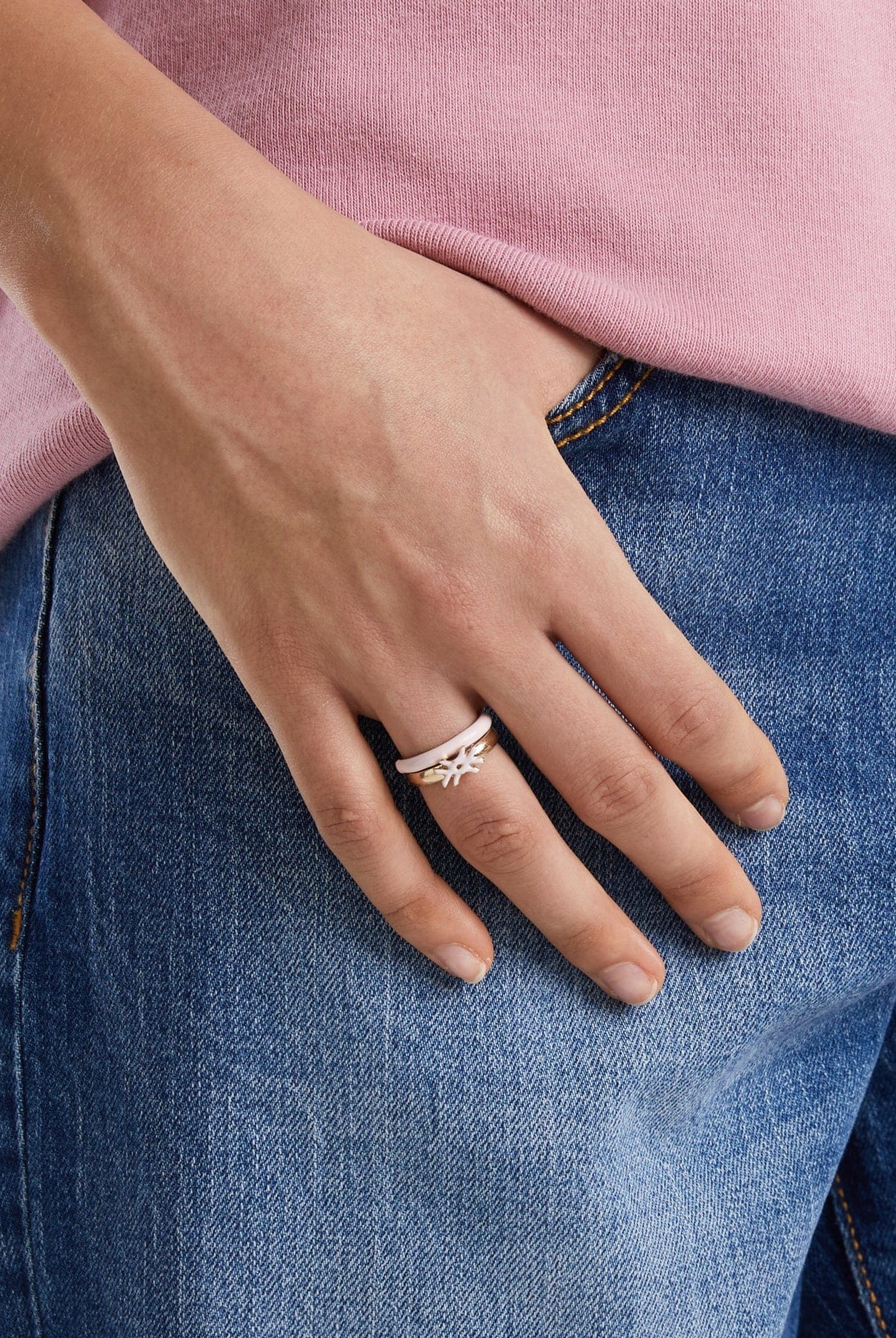 يونايتد كولورز اوف بينيتون خواتم مع تفاصيل باللون الأصفر الفاتح نسائي