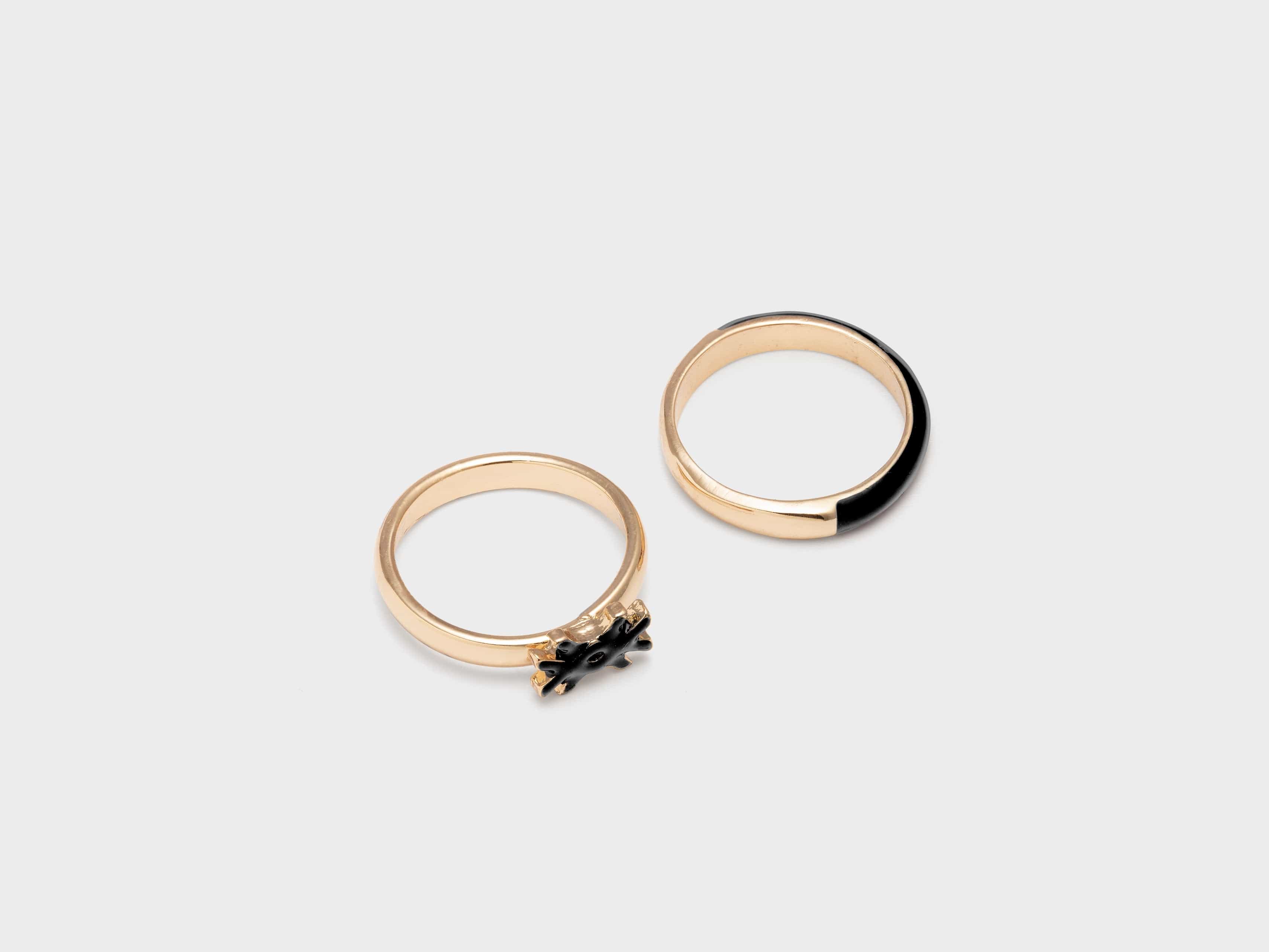 يونايتد كولورز اوف بينيتون خواتم مع تفاصيل باللون الأصفر الفاتح نسائي