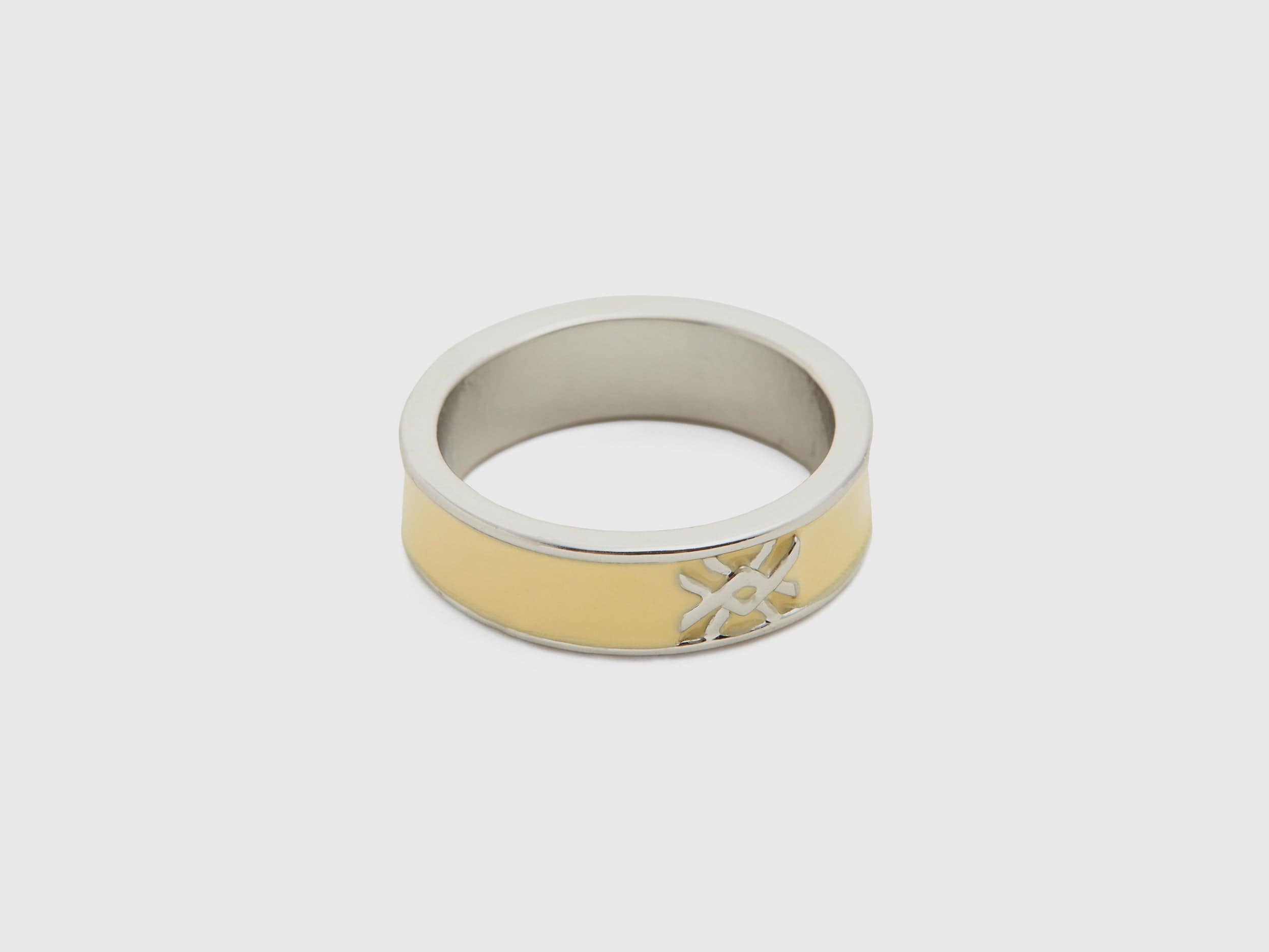 يونايتد كولورز اوف بينيتون خاتم بشريط أصفر فاتح مع شعار