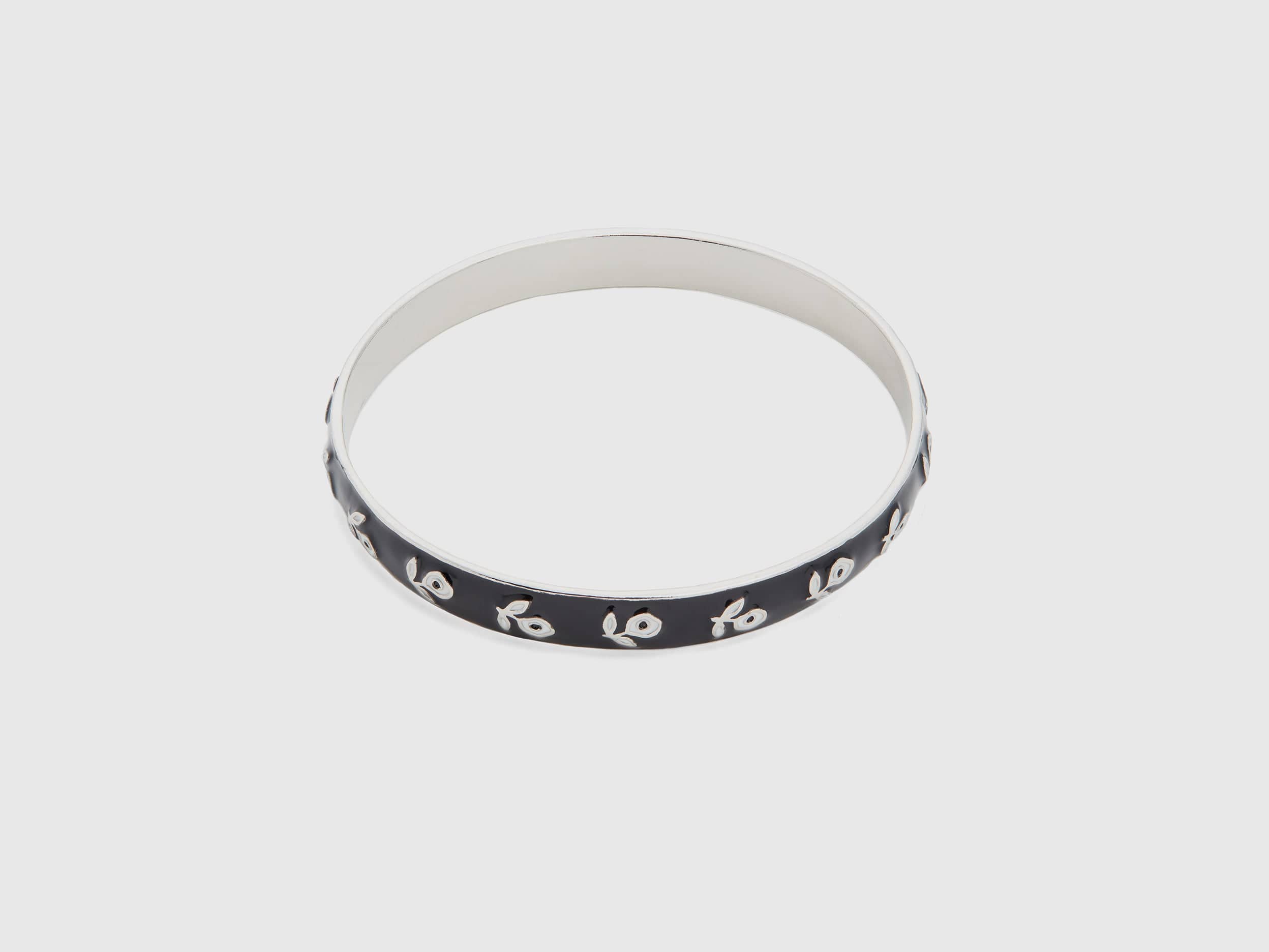 يونايتد كولورز اوف بينيتون أسورة سوداء مع زهور بيضاء نسائي