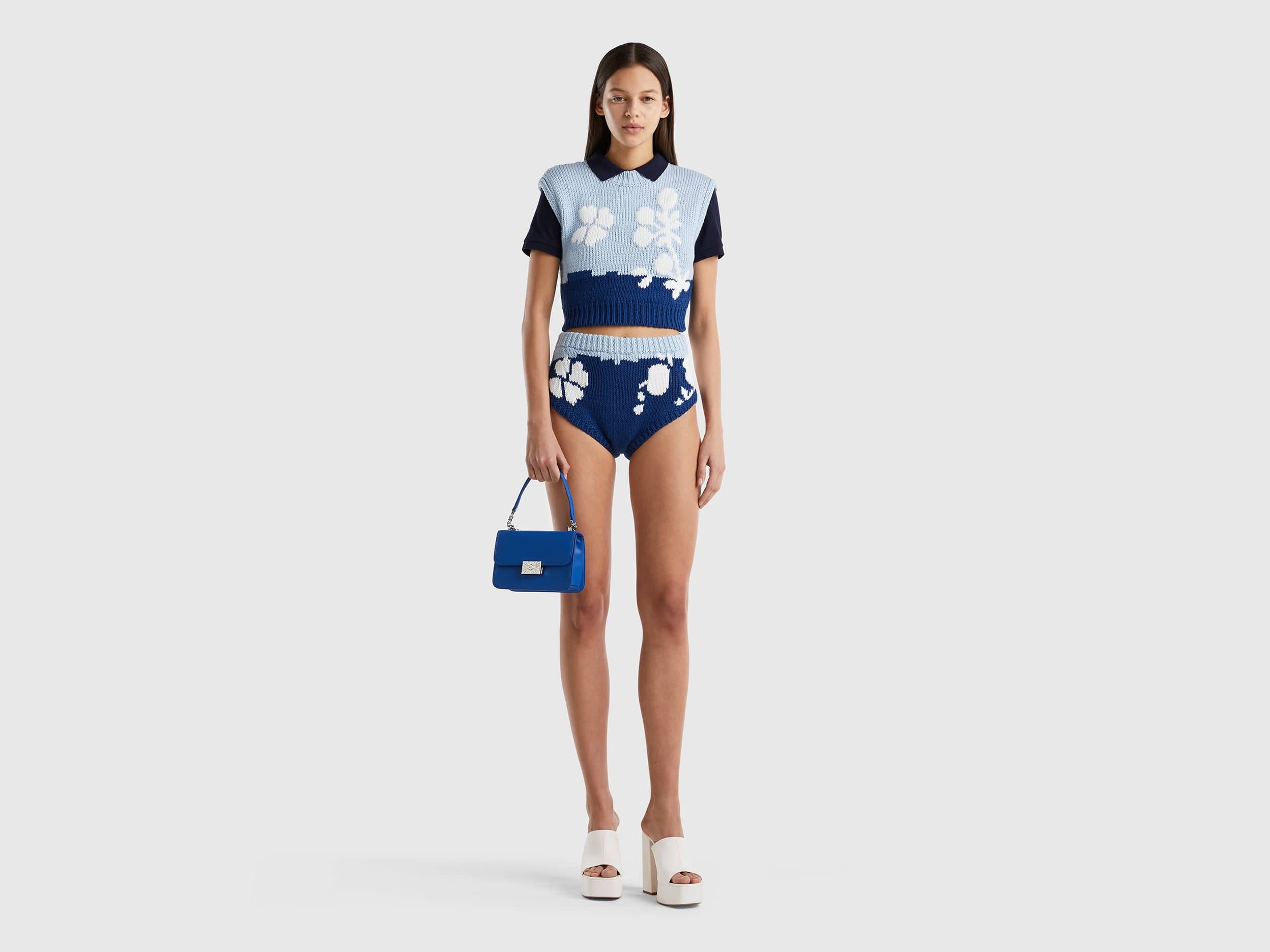 يونايتد كولورز اوف بينيتون بلوفر مطرز بزخارف زهور كت نسائي