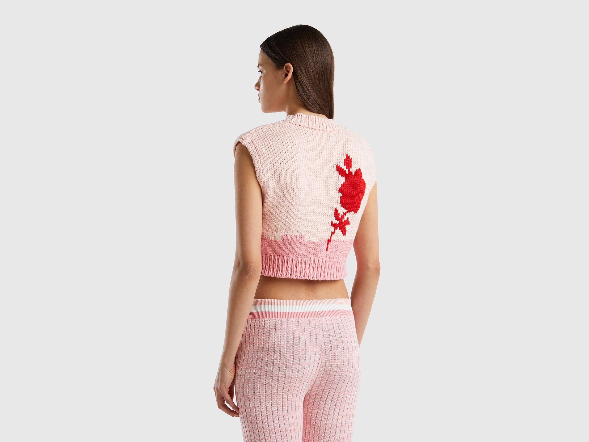 يونايتد كولورز اوف بينيتون بلوفر مطرز بزخارف زهور كت نسائي