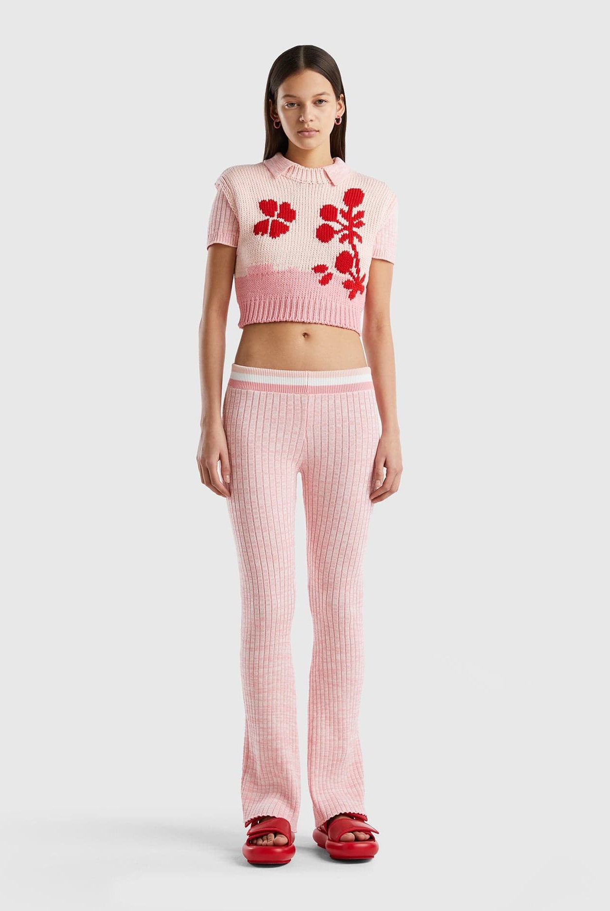 يونايتد كولورز اوف بينيتون بلوفر مطرز بزخارف زهور كت نسائي