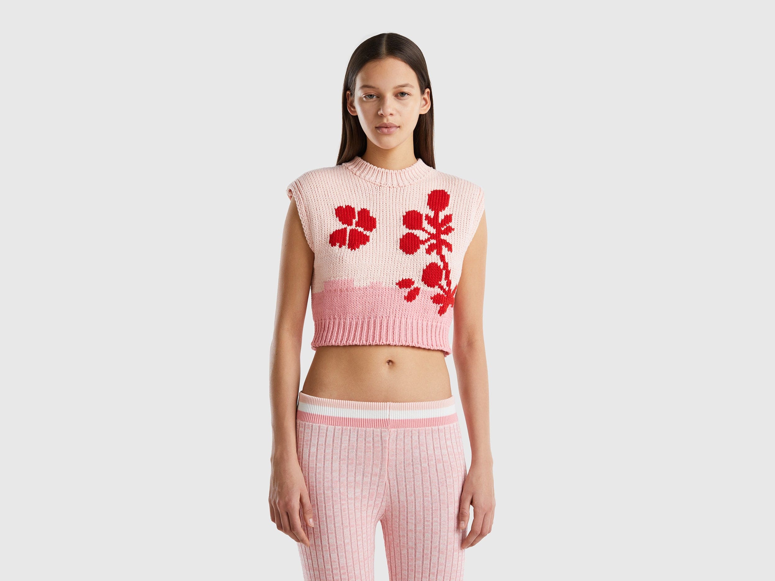 يونايتد كولورز اوف بينيتون بلوفر مطرز بزخارف زهور كت نسائي