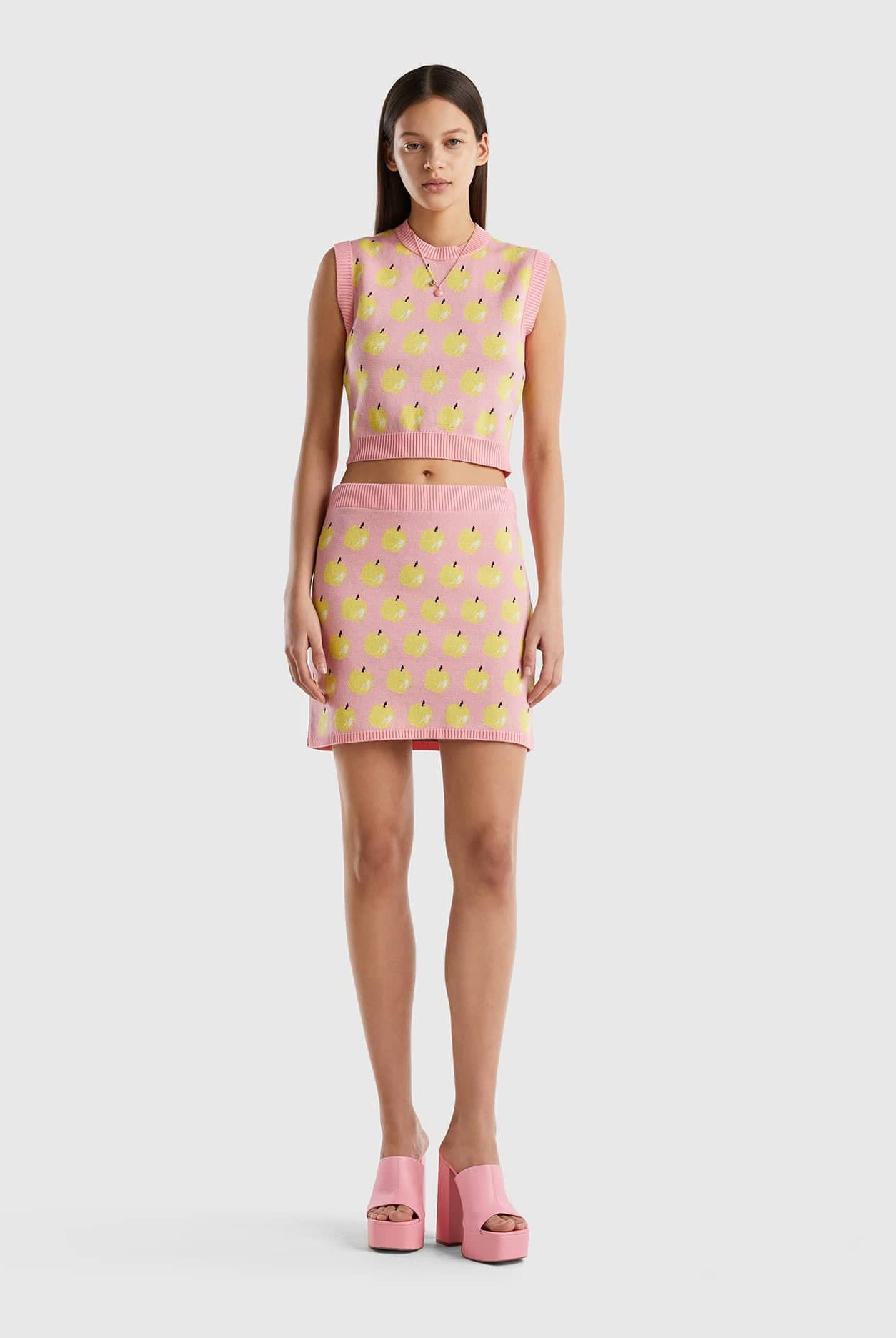 يونايتد كولورز اوف بينيتون بلوفر بنقشة فواكه كروب كت نسائي