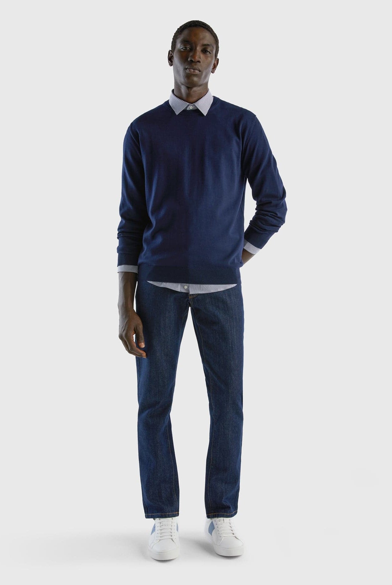 يونايتد كولورز اوف بينيتون بلوفر برقبة دائرية من القطن الخالص بنسبة 100% رجالي