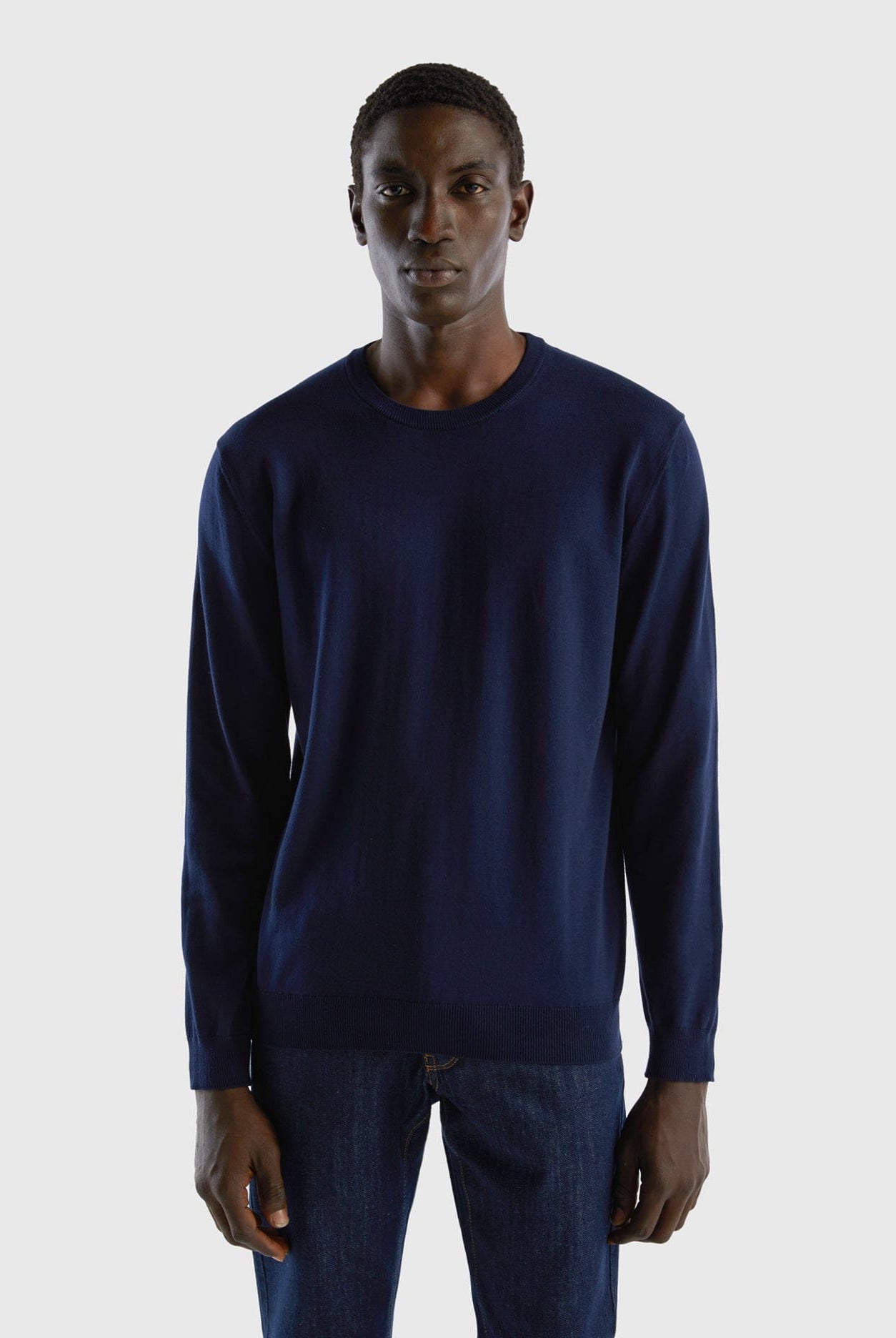 يونايتد كولورز اوف بينيتون بلوفر برقبة دائرية من القطن الخالص بنسبة 100% رجالي