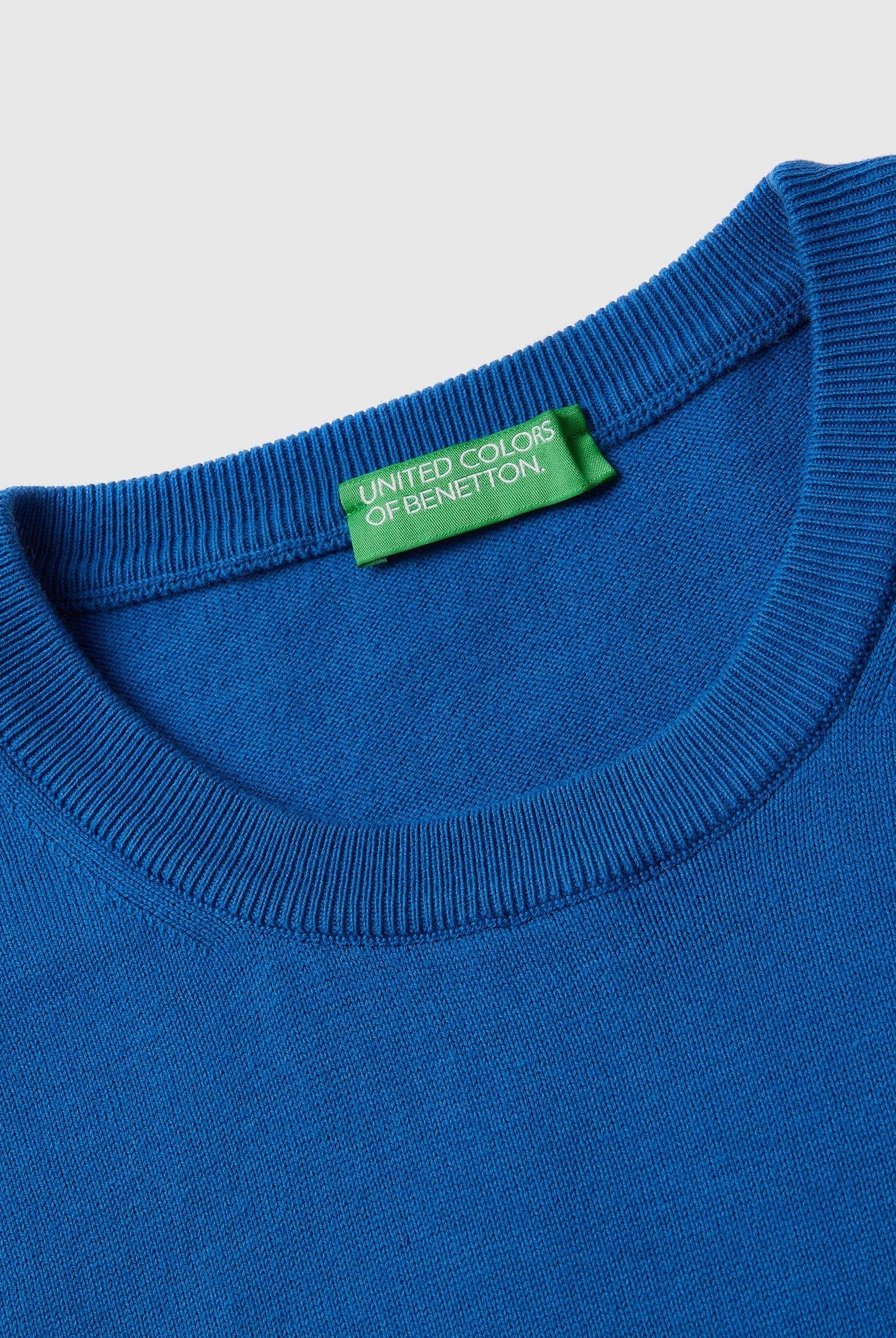 يونايتد كولورز اوف بينيتون بلوفر برقبة دائرية من القطن الخالص بنسبة 100% رجالي