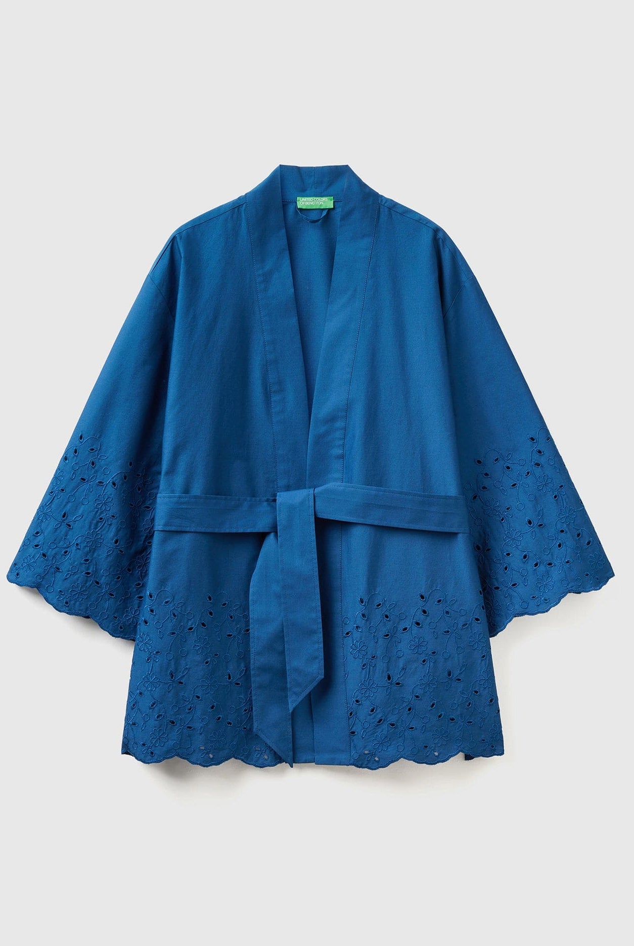 يونايتد كولورز اوف بينيتون جاكيت كيمونو نسائي بتفاصيل برودري أنجليزي