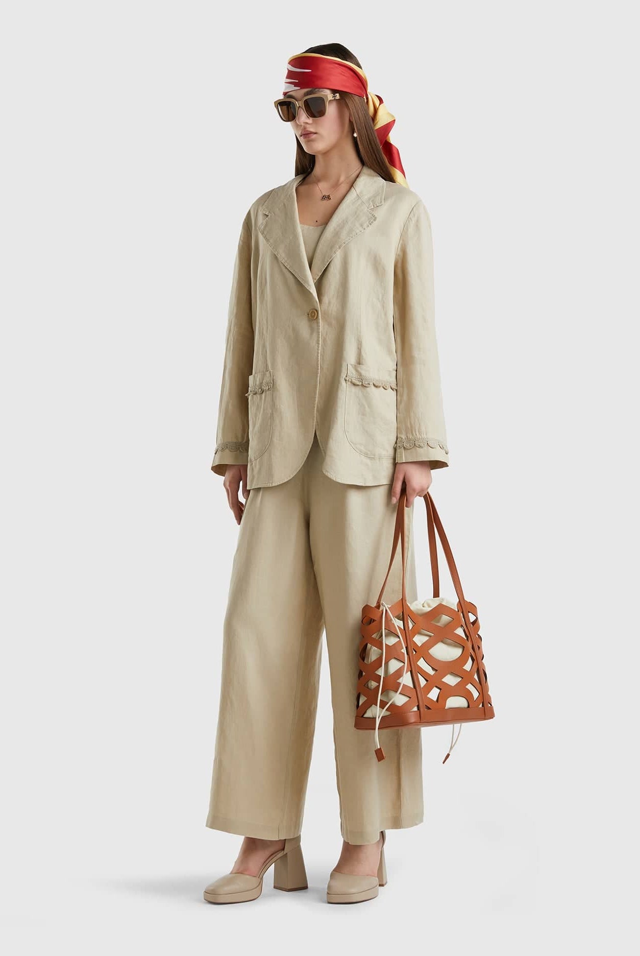 يونايتد كولورز اوف بينيتون بليزر كتان خالص بدون بطانة كم طويل نسائي