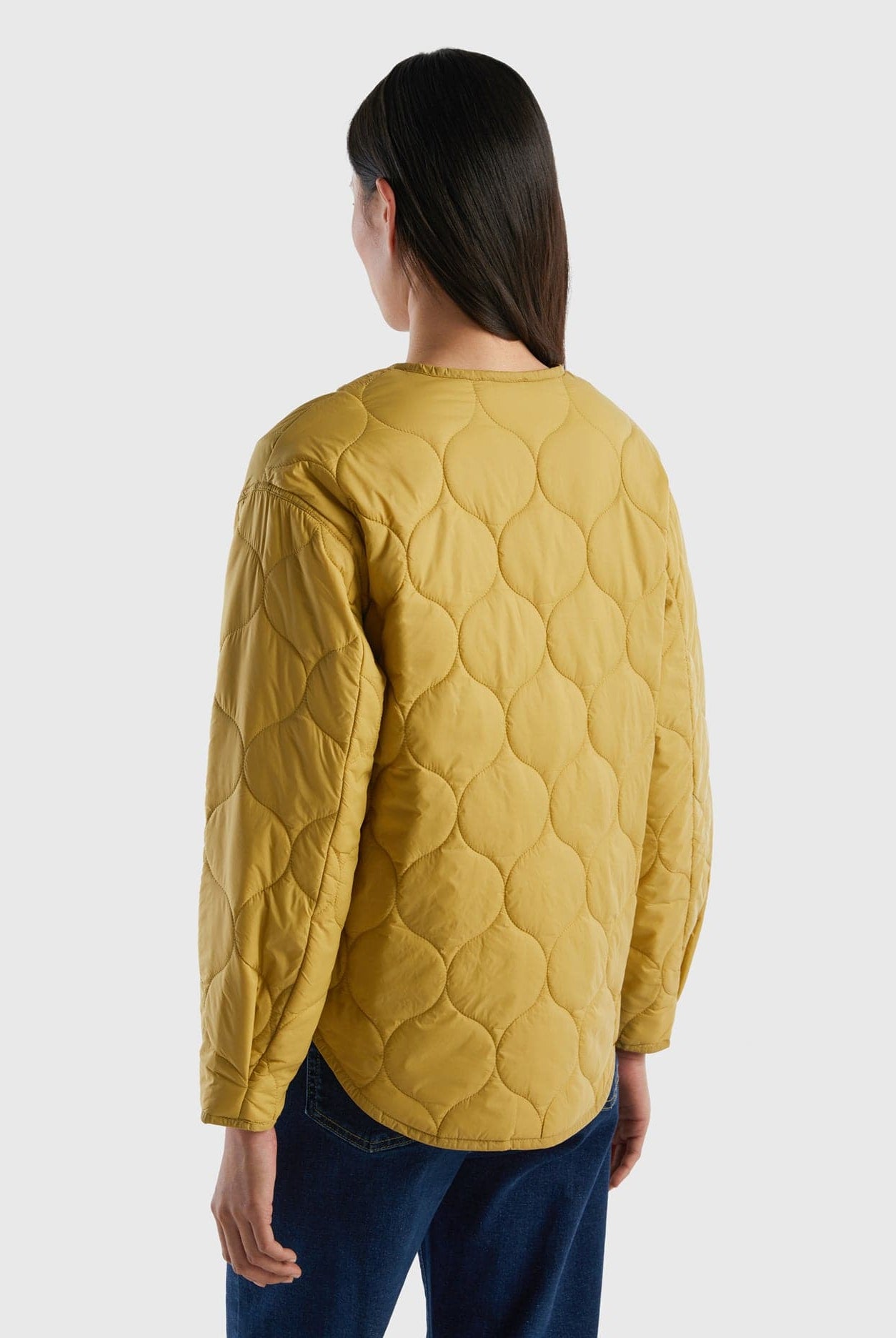 يونايتد كولورز اوف بينيتون جاكيت نسائي مبطن بحشوة وجيوب كبيرة