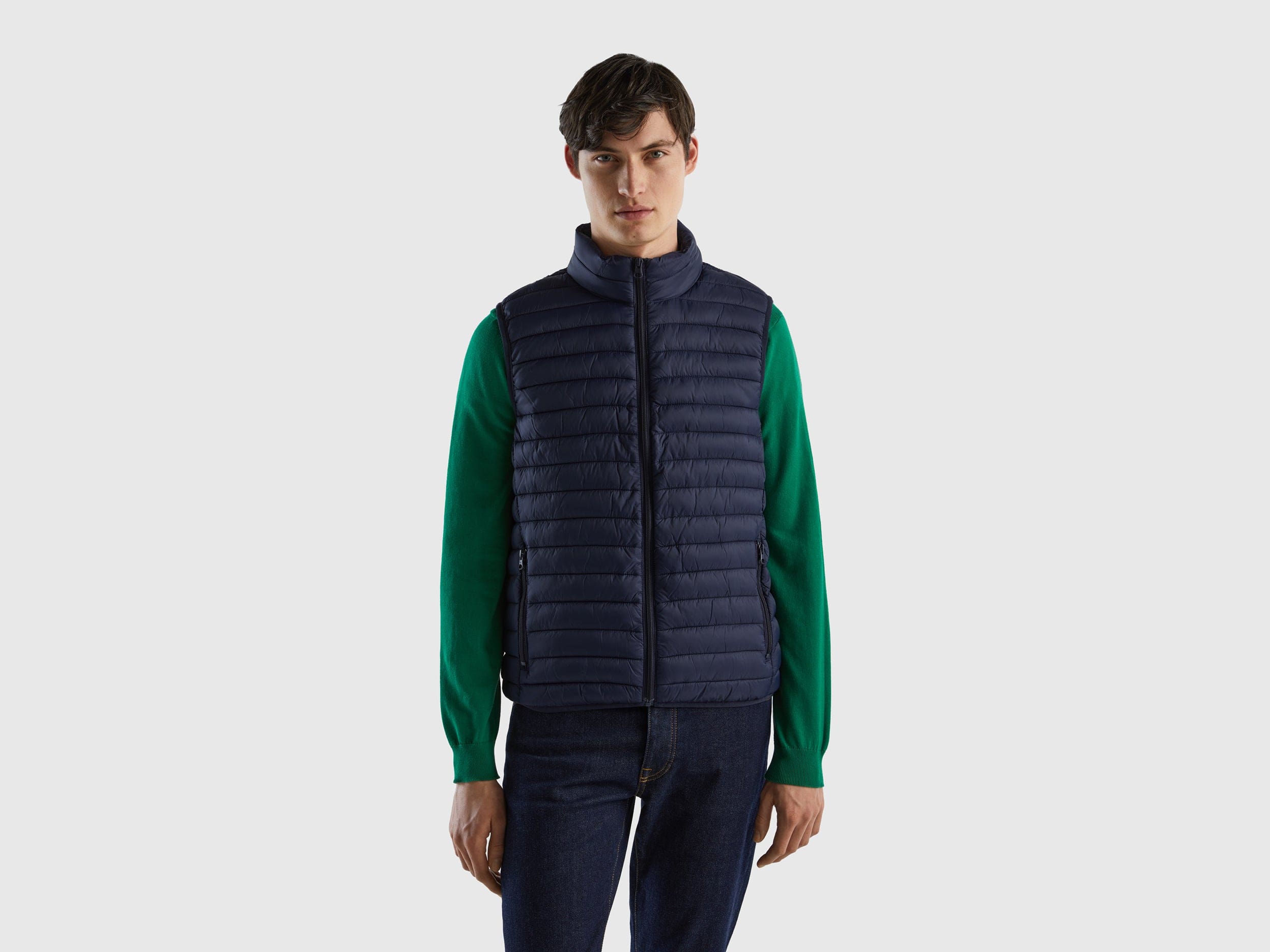 يونايتد كولورز اوف بينيتون جاكيت نفخ شبابي بدون أكمام مبطن