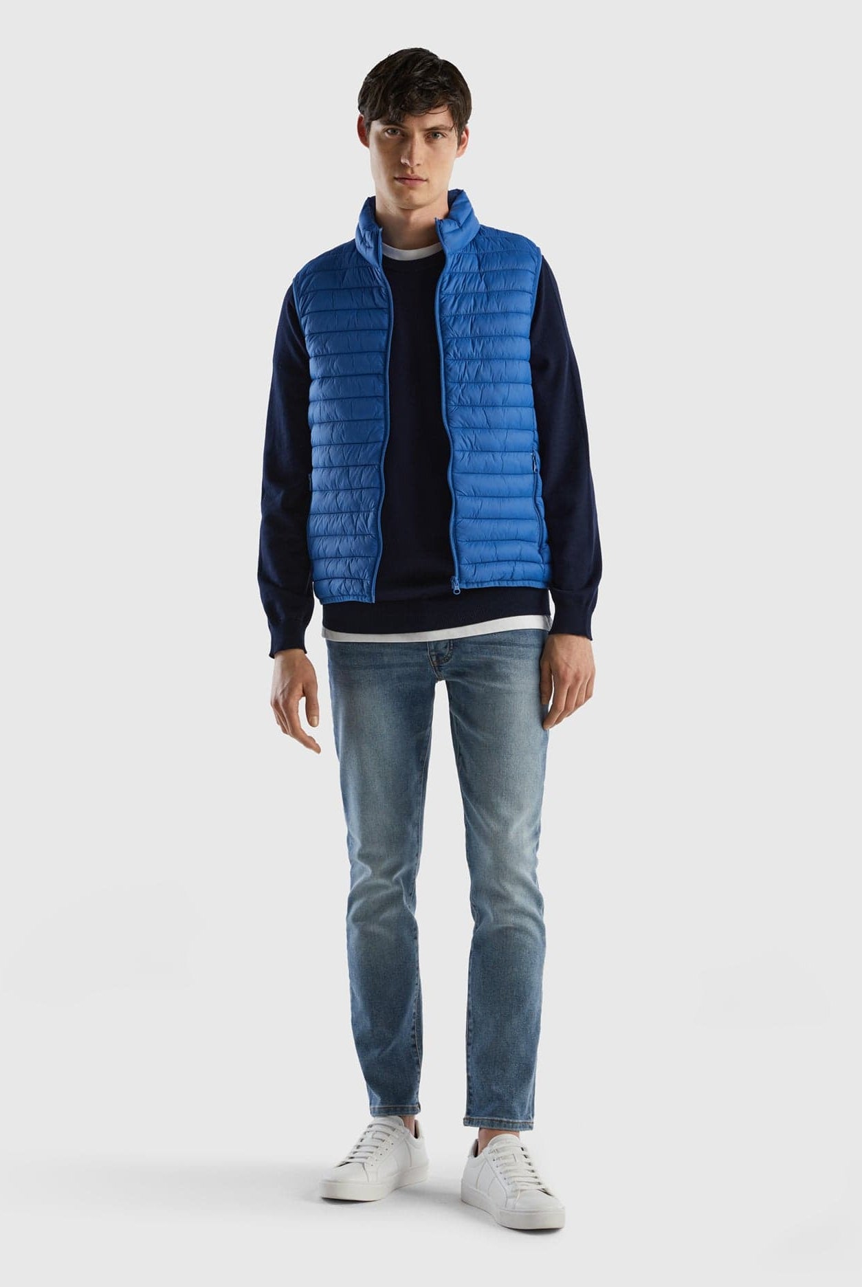 يونايتد كولورز اوف بينيتون جاكيت نفخ شبابي بدون أكمام مبطن