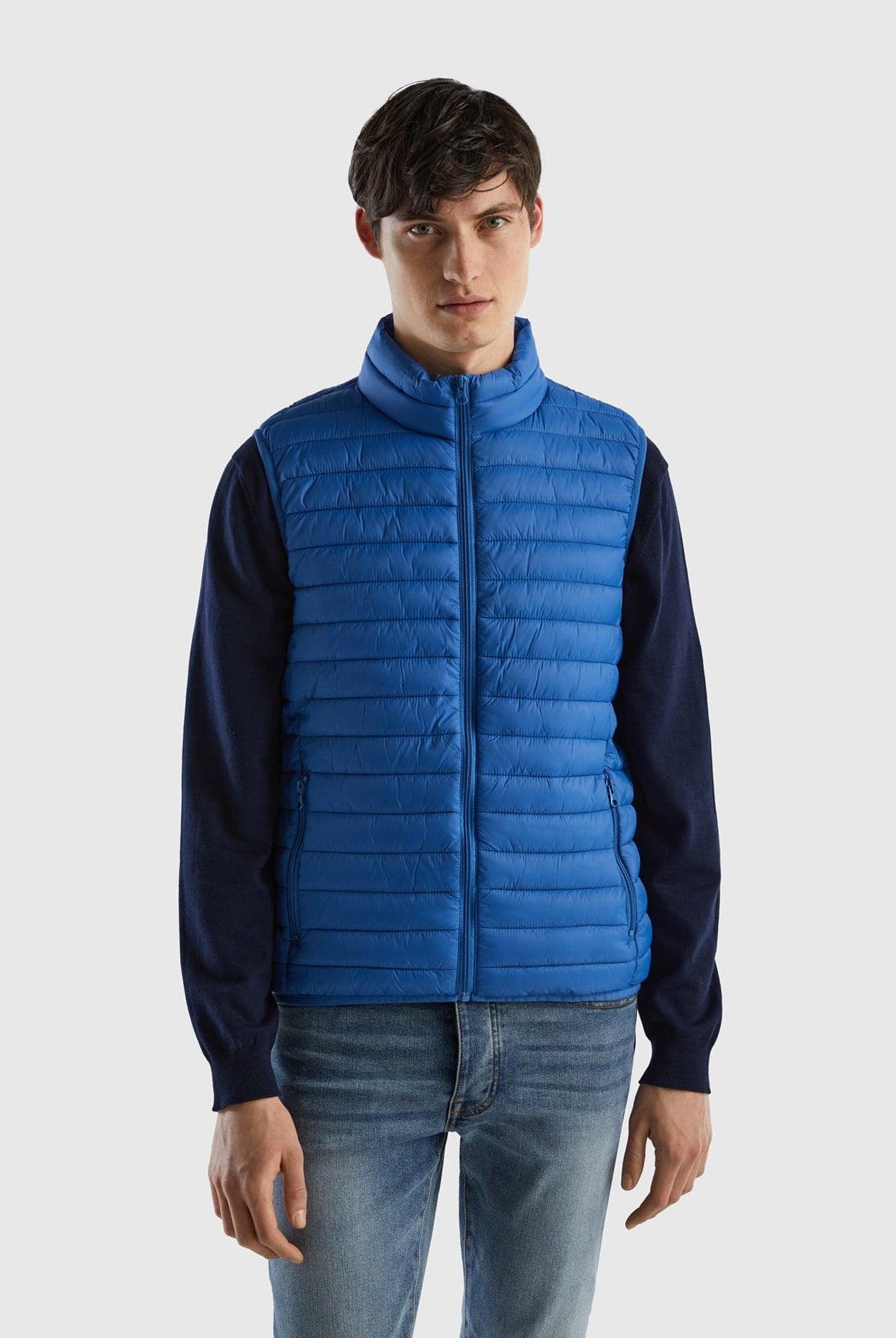 يونايتد كولورز اوف بينيتون جاكيت نفخ شبابي بدون أكمام مبطن