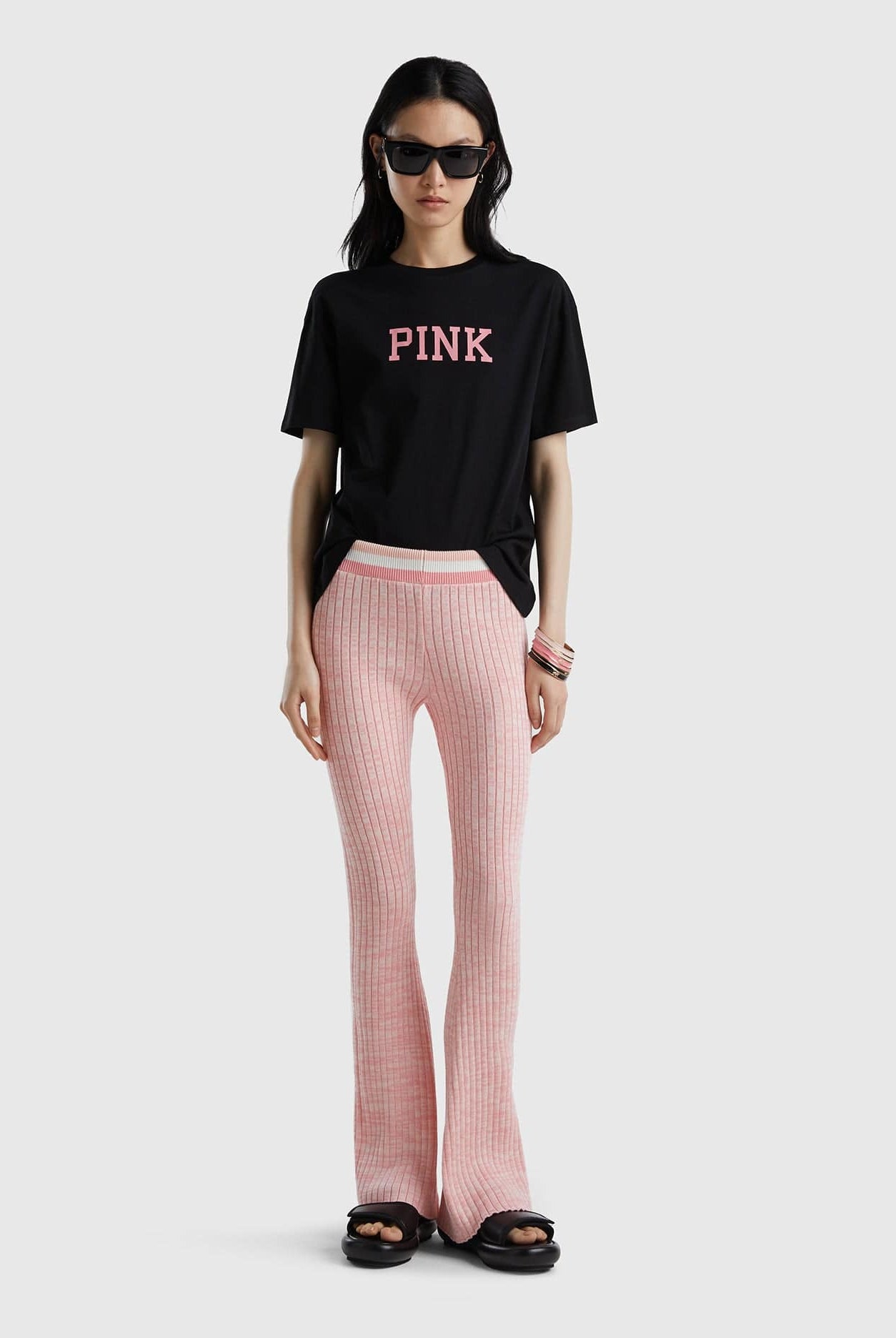 يونايتد كولورز اوف بينيتون تيشيرت بطباعة أمامية نص كم رجالي